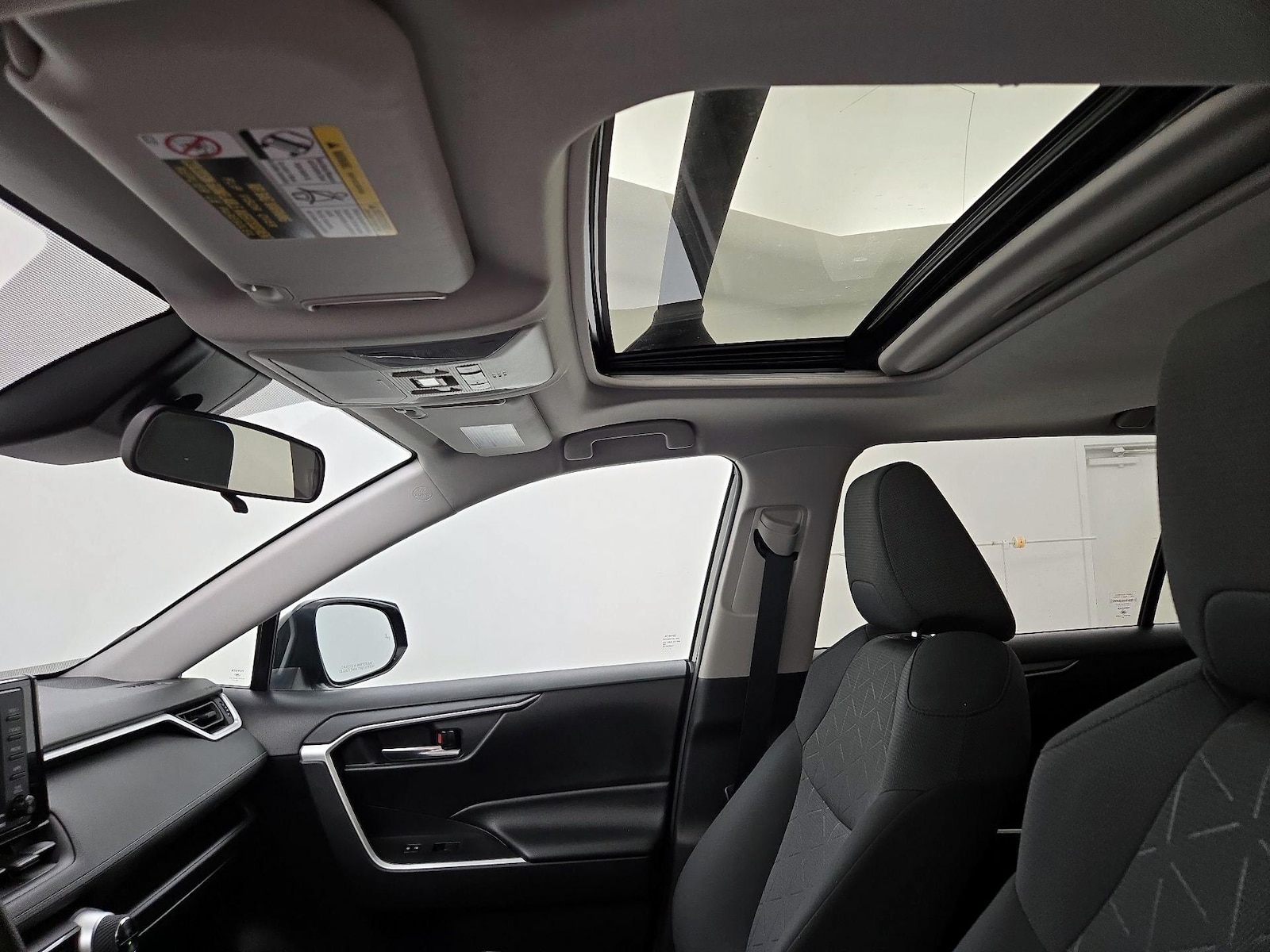 Sunroof(s) & Overhead Airbags