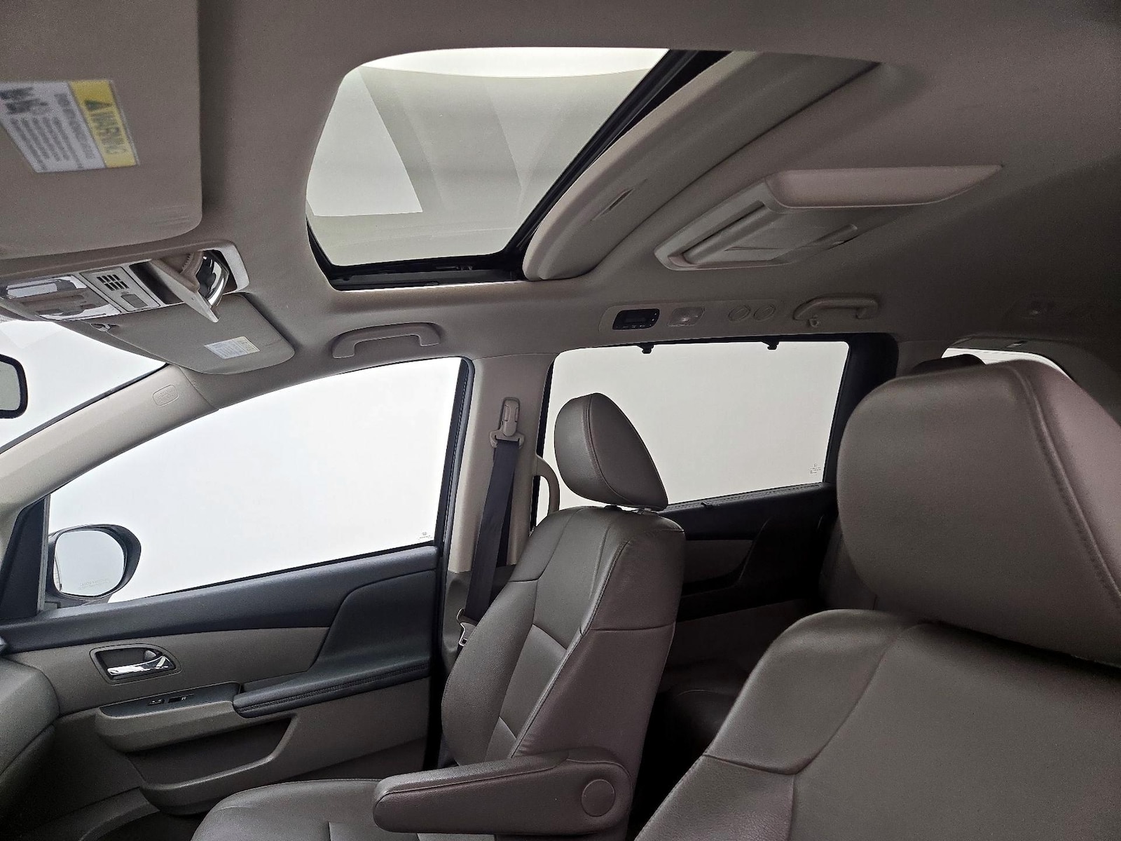 Sunroof(s) & Overhead Airbags
