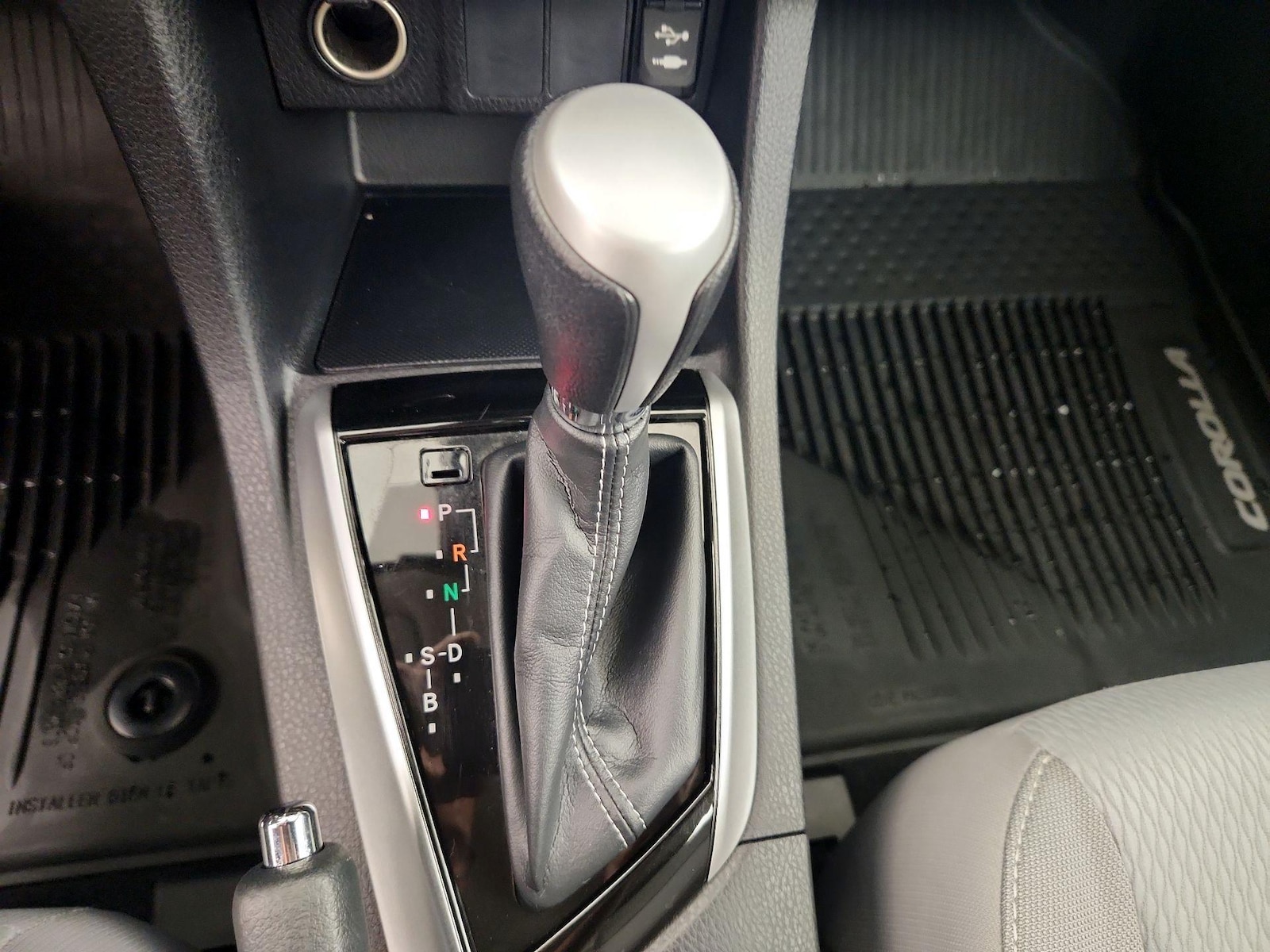 2018 Toyota Corolla LE - Photo 16