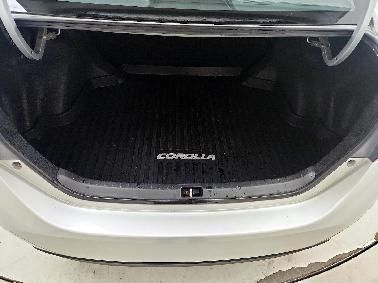 2018 Toyota Corolla LE - Photo 19