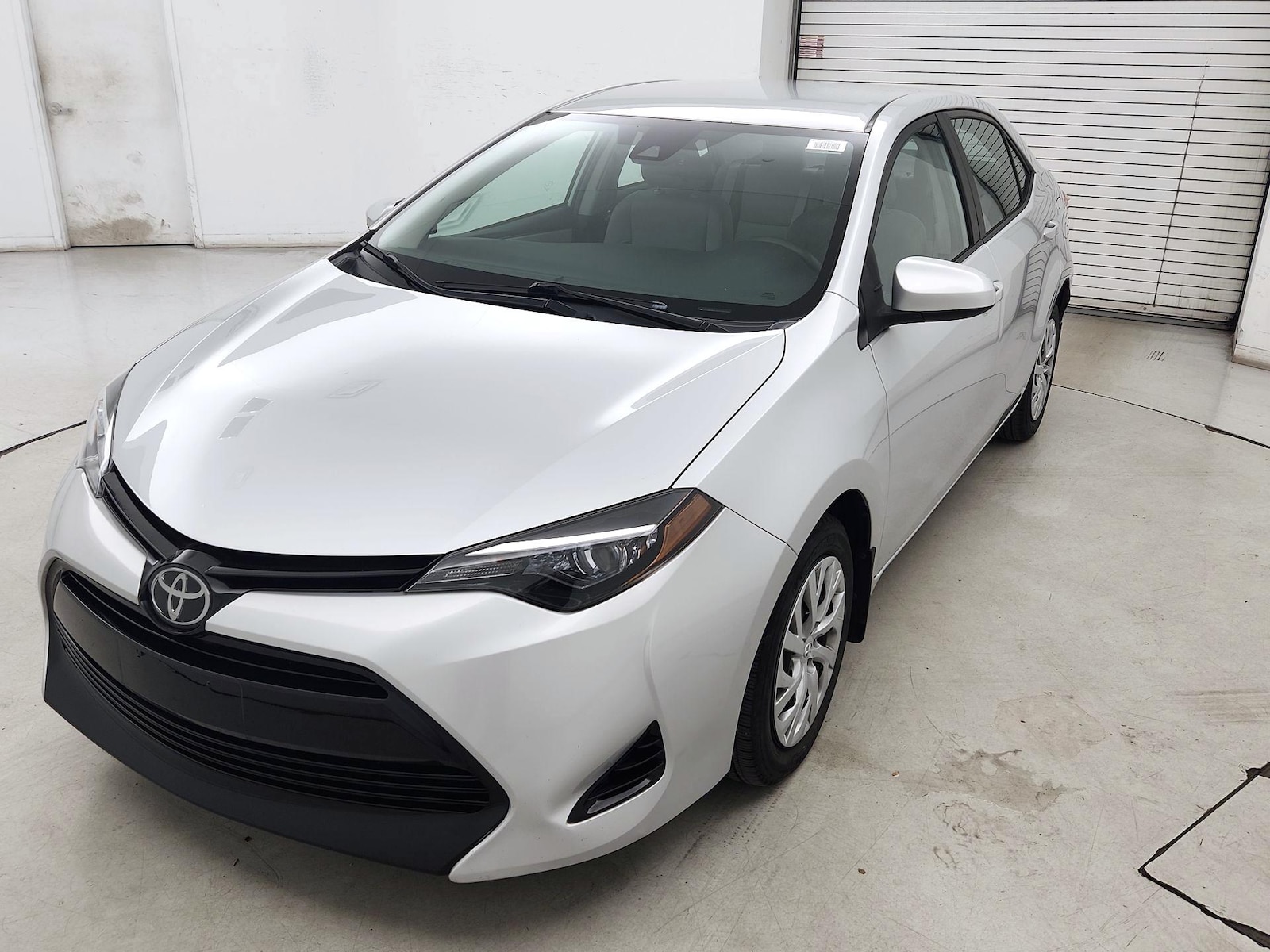 2018 Toyota Corolla LE - Photo 3