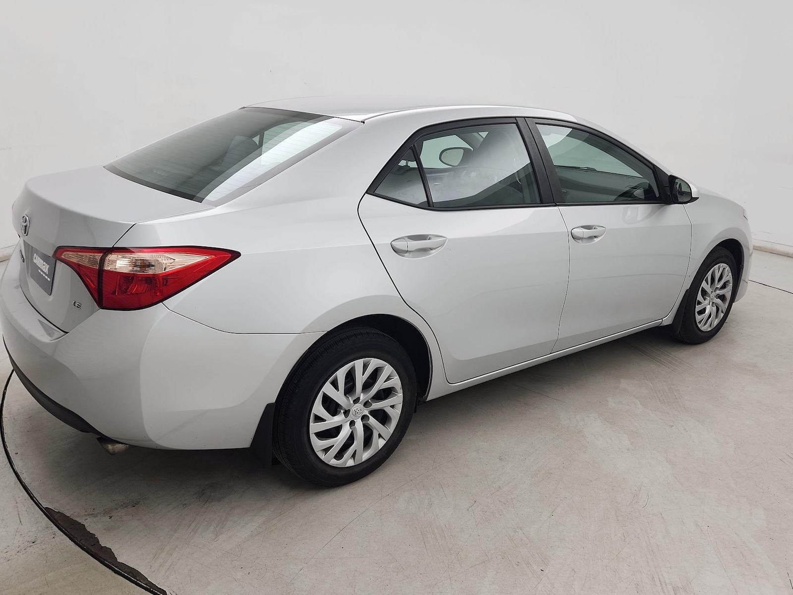 2018 Toyota Corolla LE - Photo 5