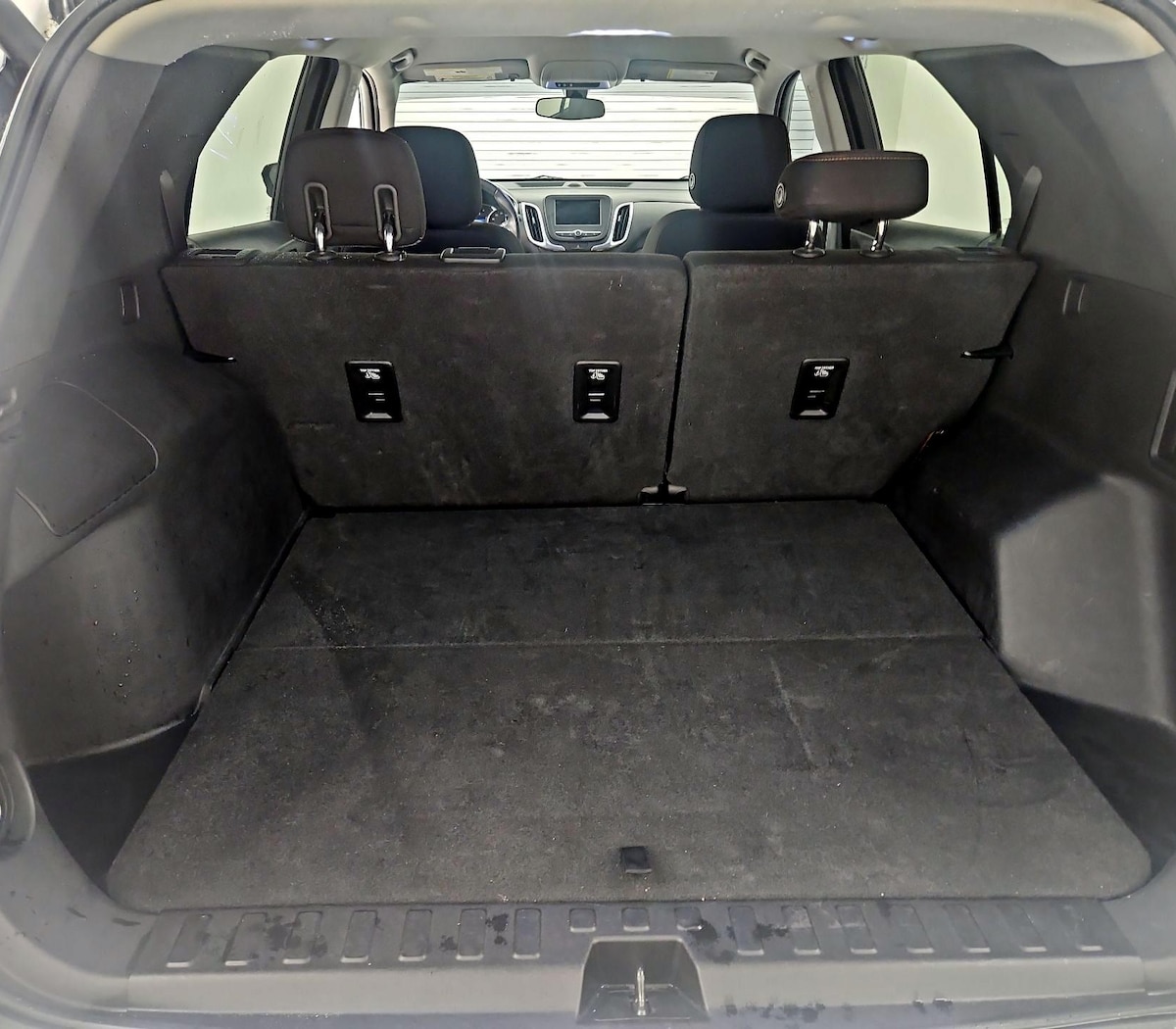 Trunk/Cargo (Seats Up)