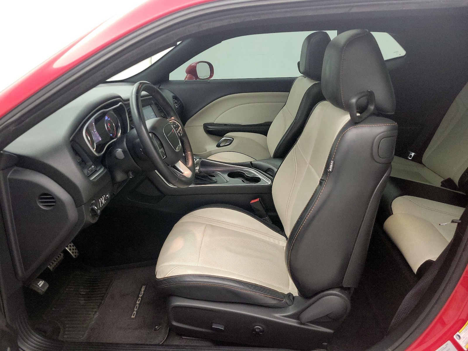 2015 Dodge Challenger R/T - Photo 12