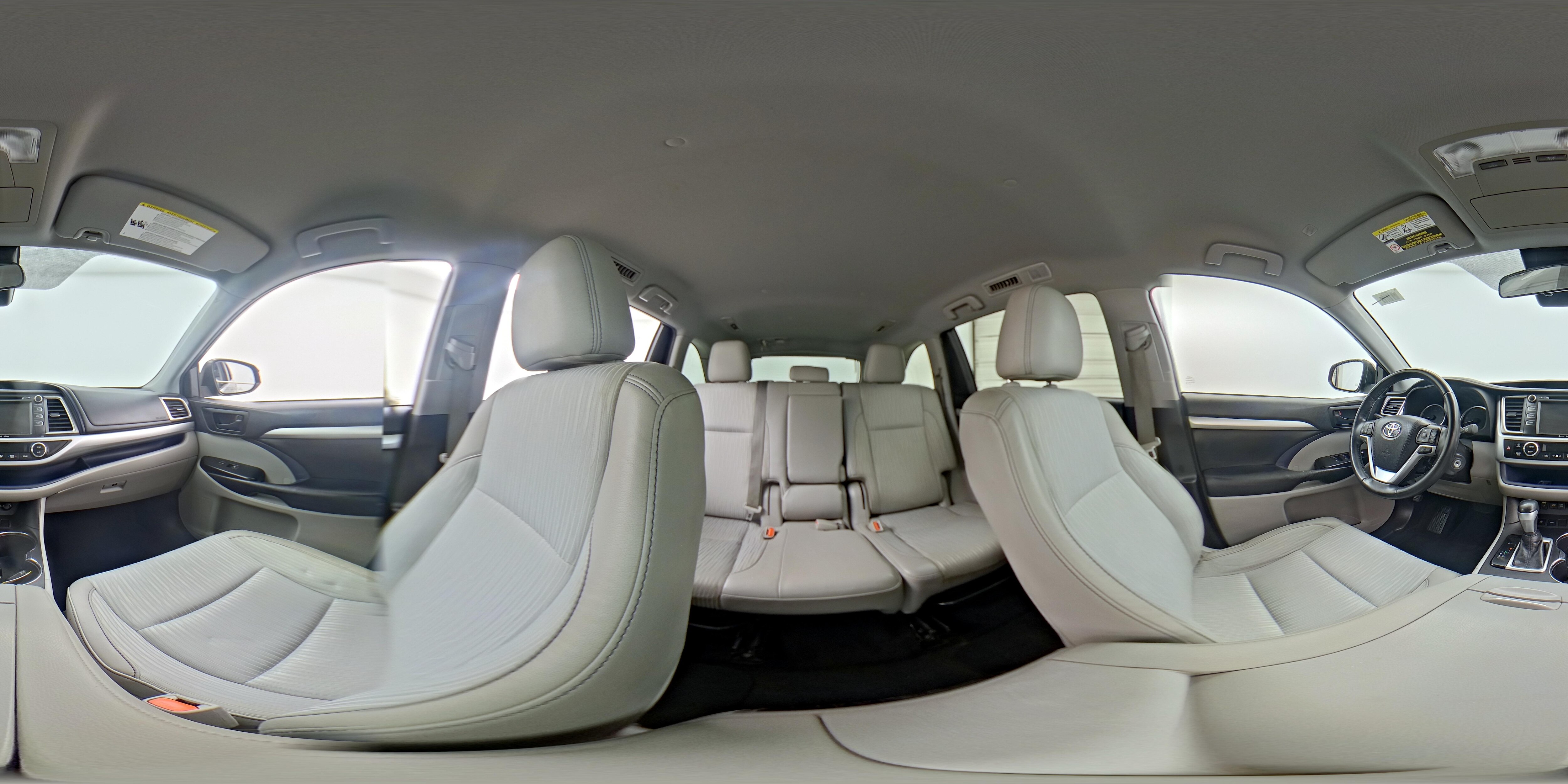 2019 Toyota Highlander LE Plus - Photo 24