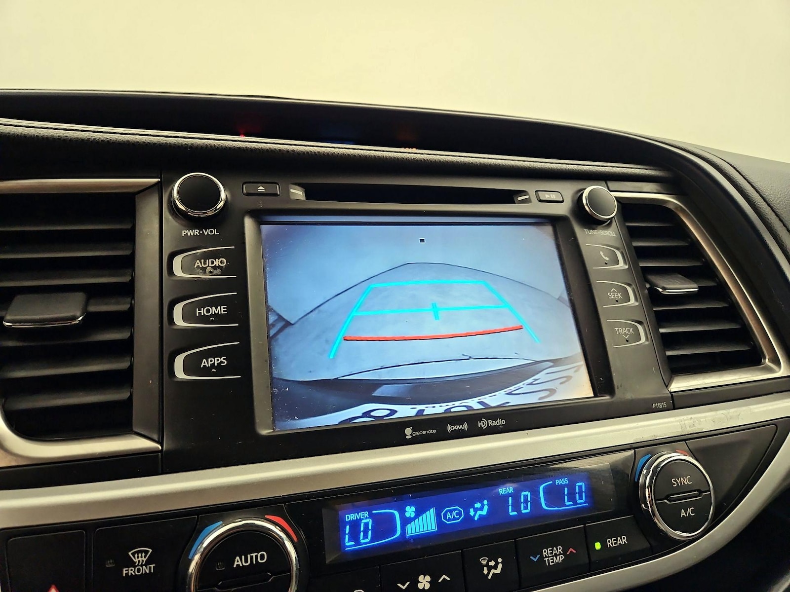 2019 Toyota Highlander LE Plus - Photo 15