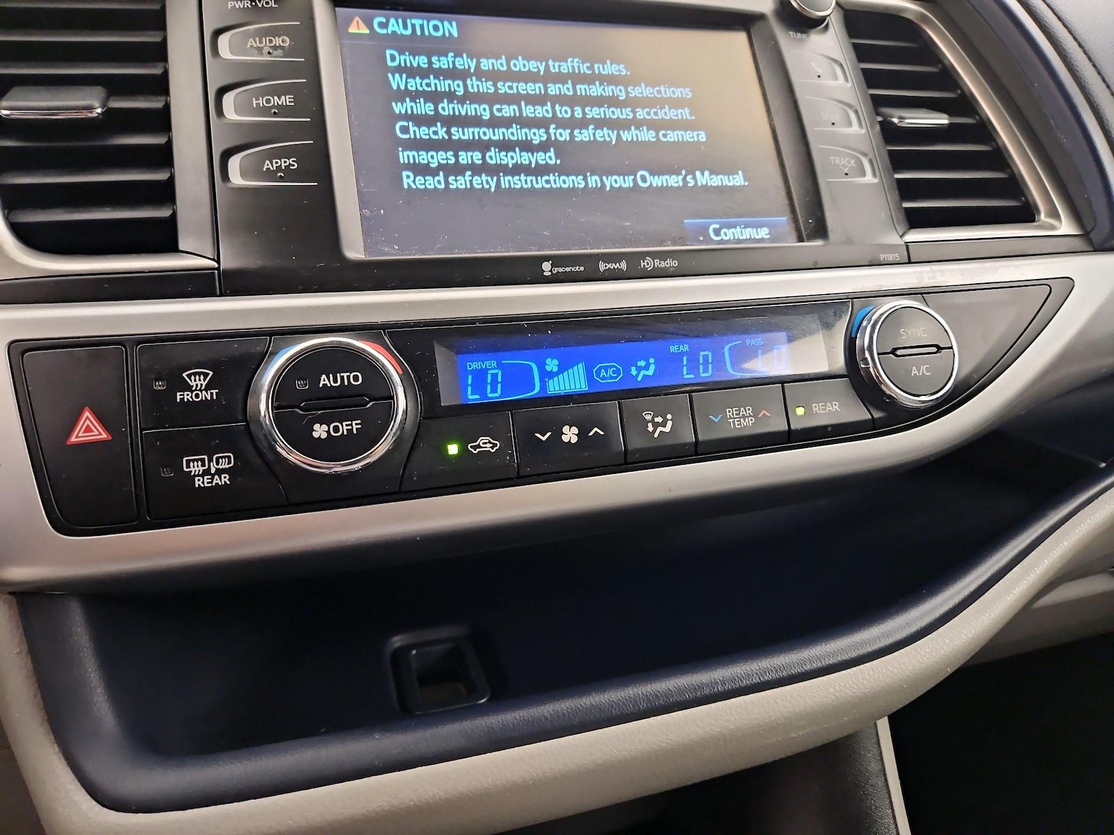 2019 Toyota Highlander LE Plus - Photo 17