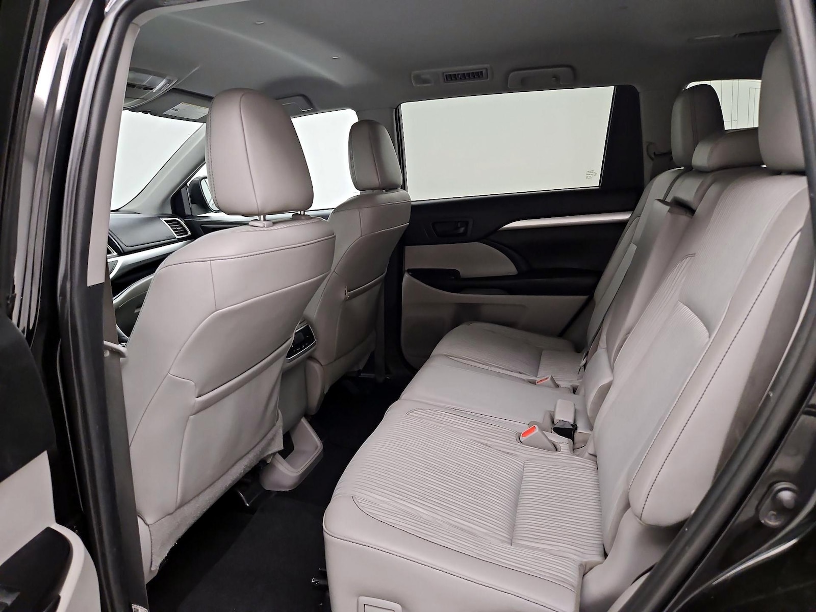 2019 Toyota Highlander LE Plus - Photo 20
