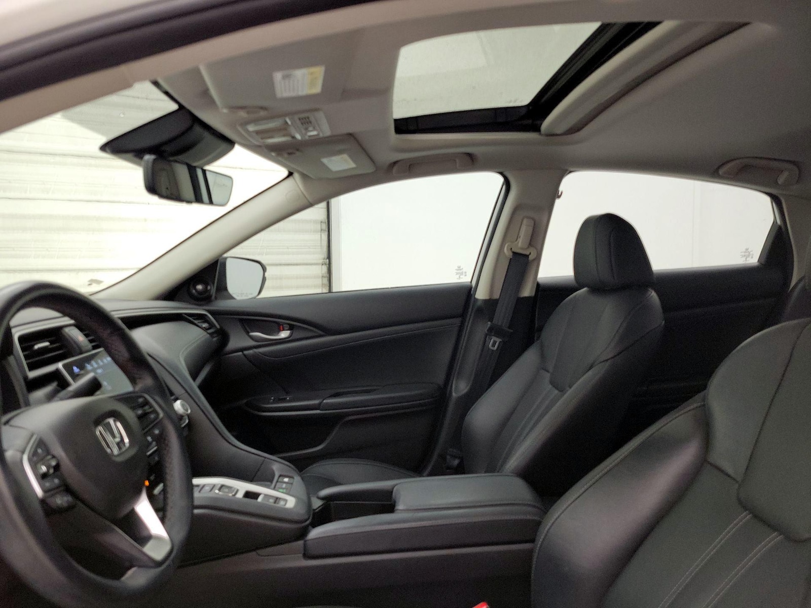 Sunroof(s) & Overhead Airbags