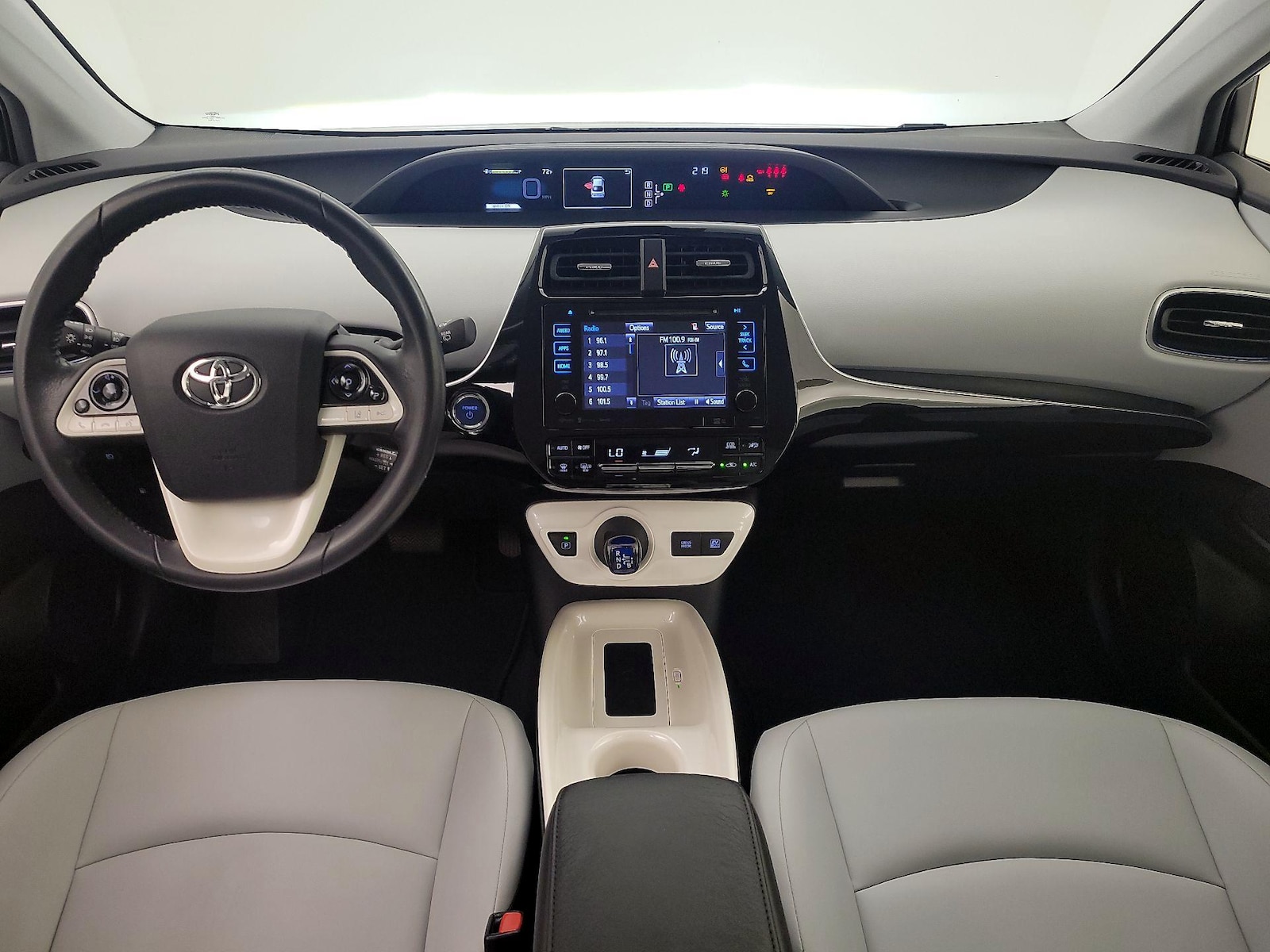 2017 Toyota Prius Three - Photo 10