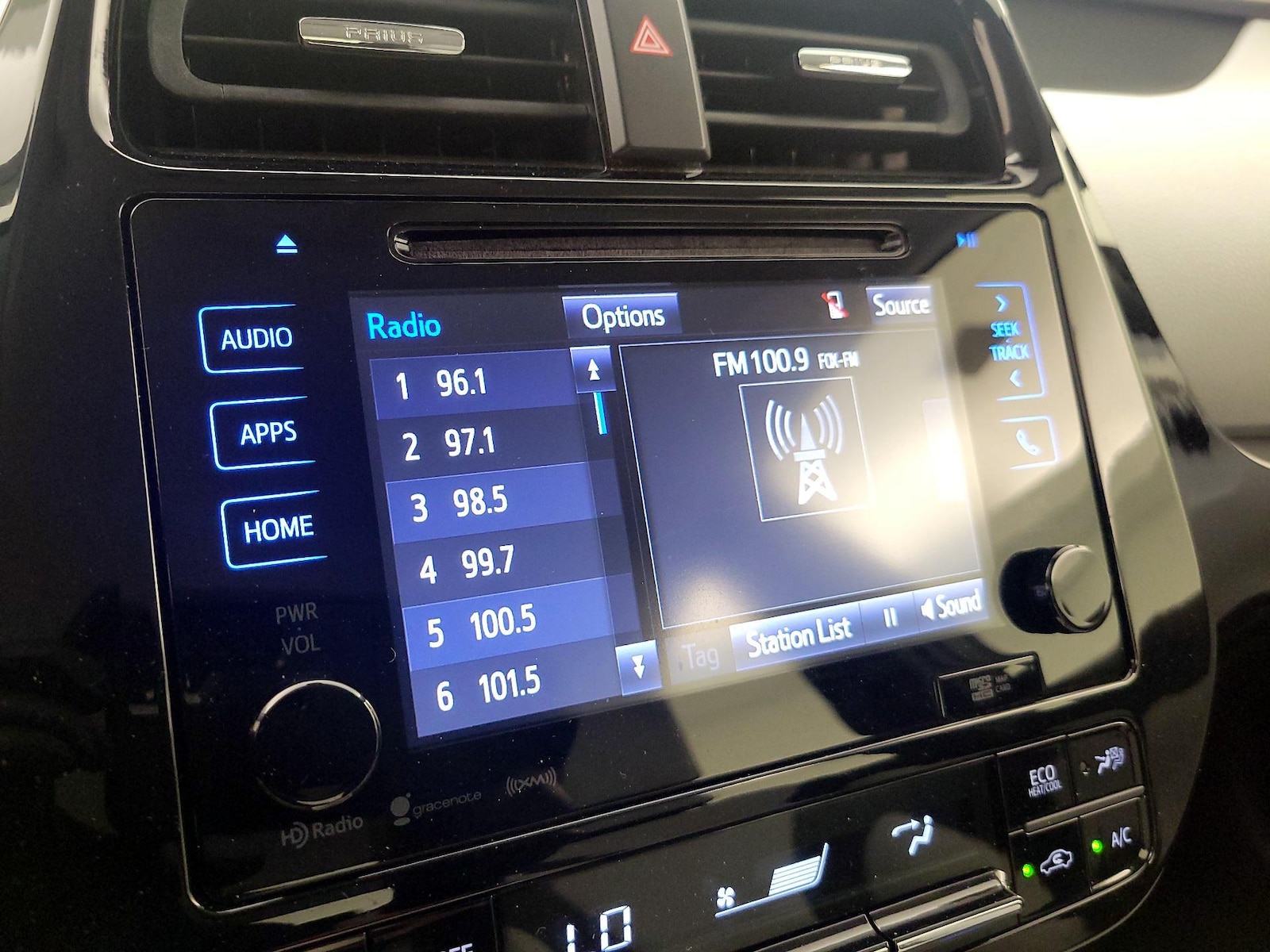 2017 Toyota Prius Three - Photo 16