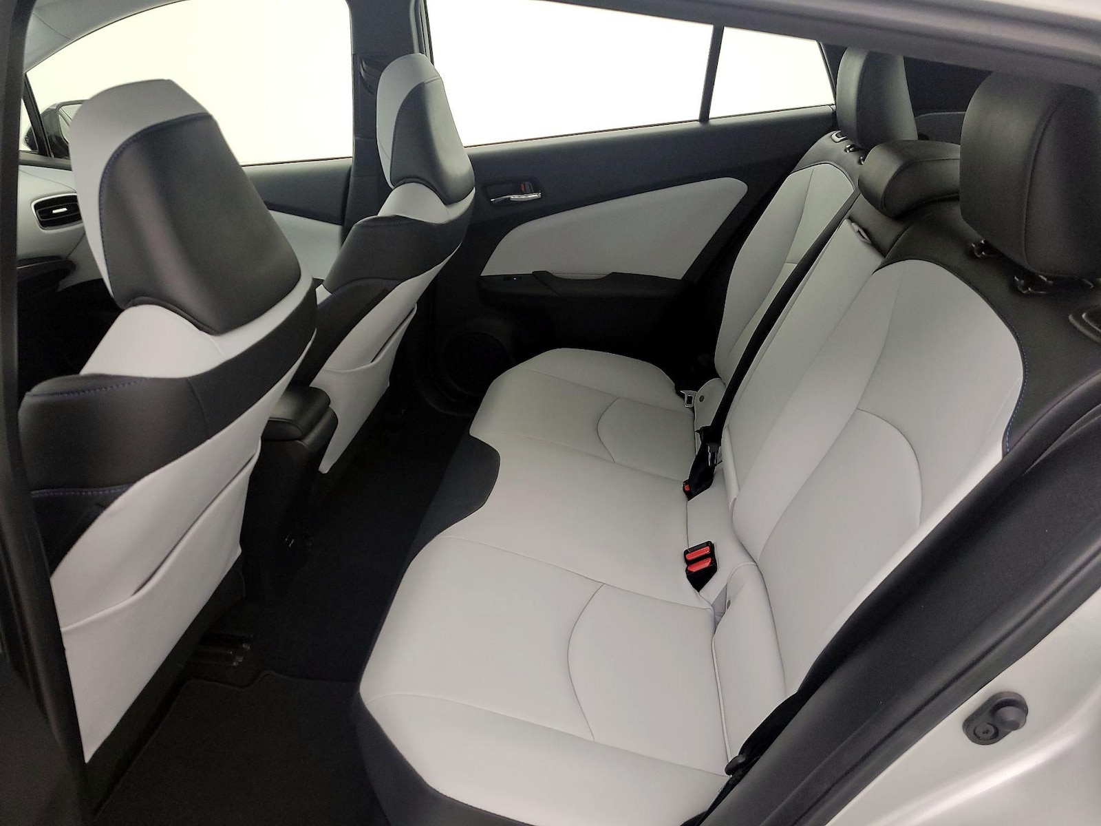 2017 Toyota Prius Three - Photo 19