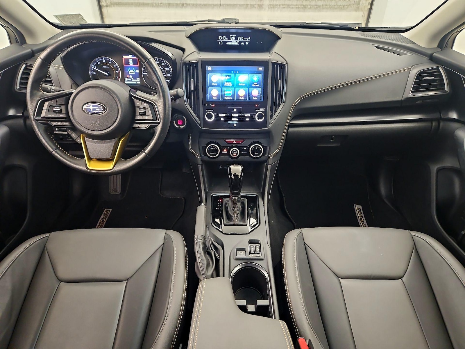 Apple CarPlay® & Android Auto™