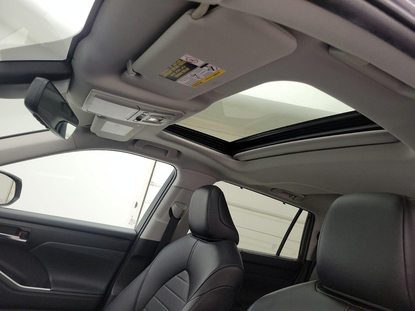 Sunroof(s) & Overhead Airbags