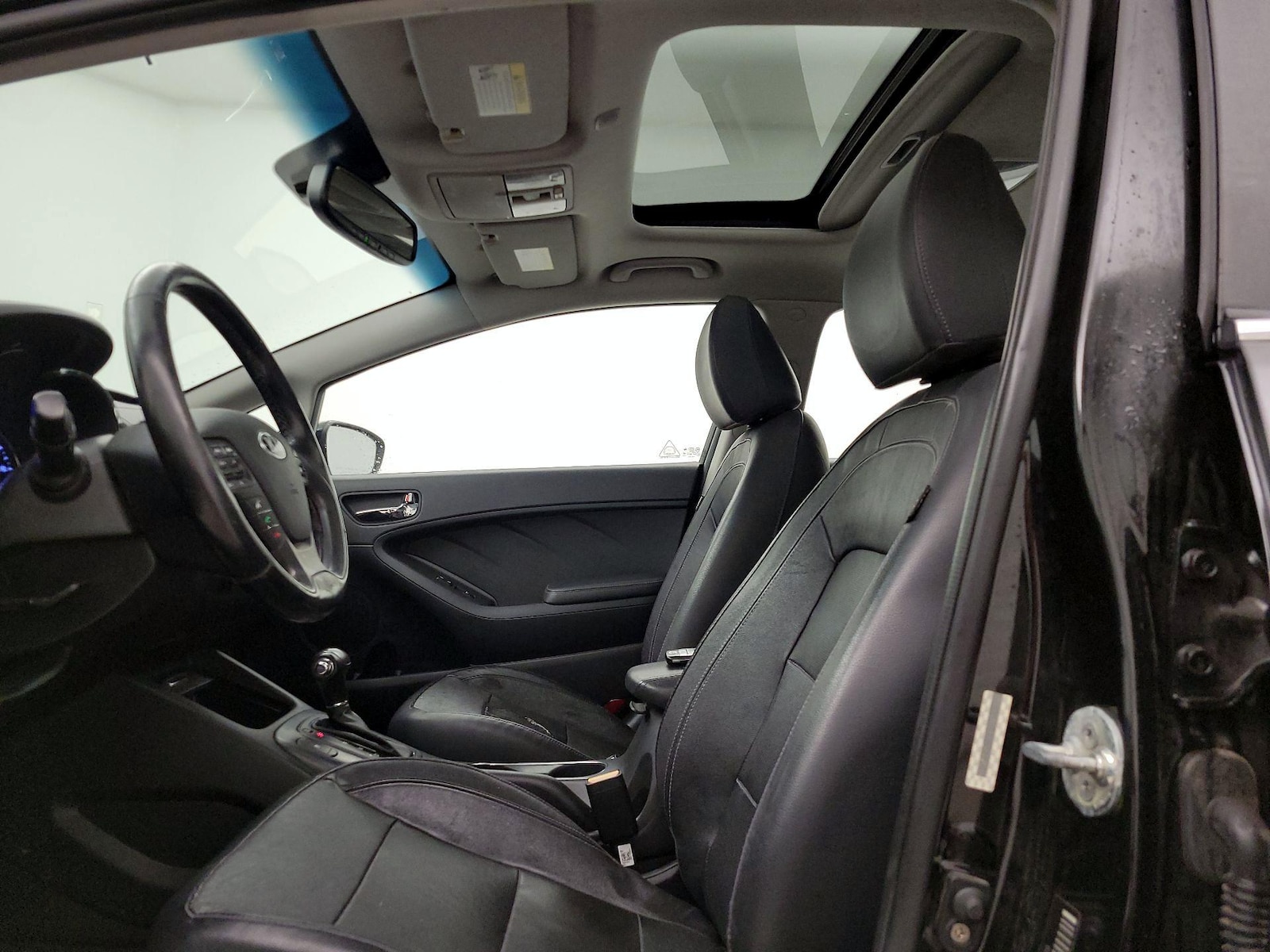 Sunroof(s) & Overhead Airbags
