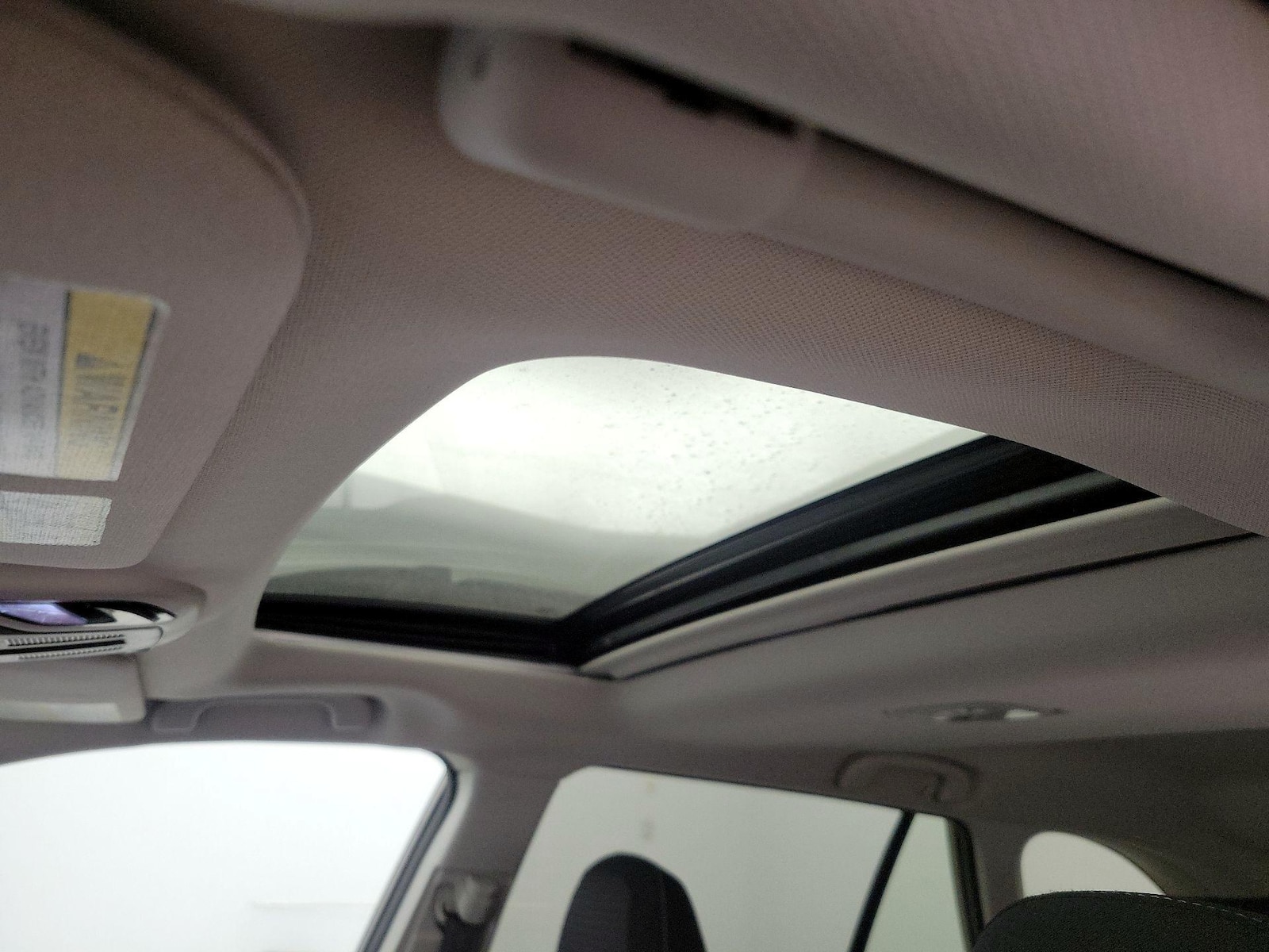 Sunroof(s) & Overhead Airbags