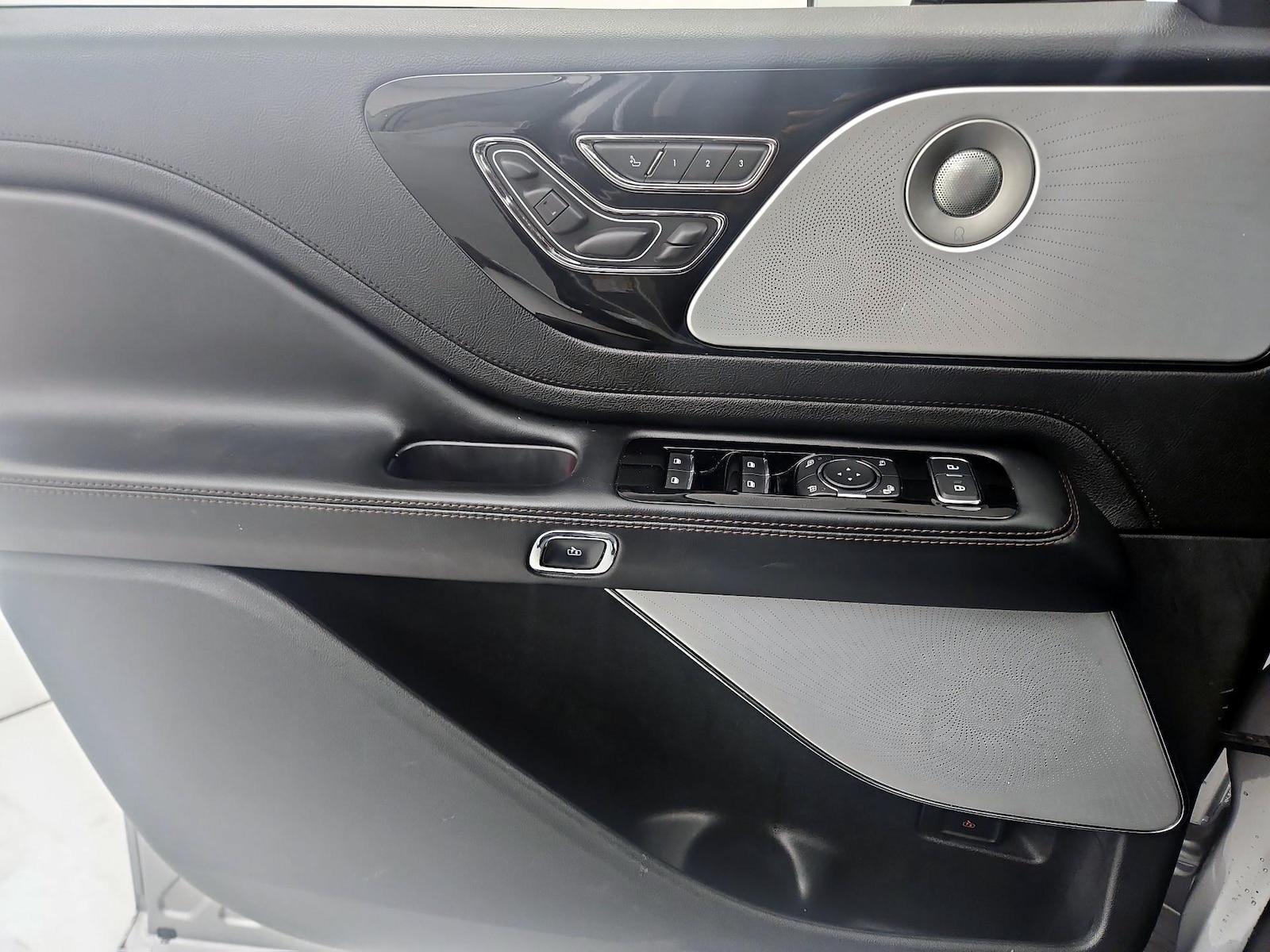 2020 Lincoln Aviator Reserve - Photo 13