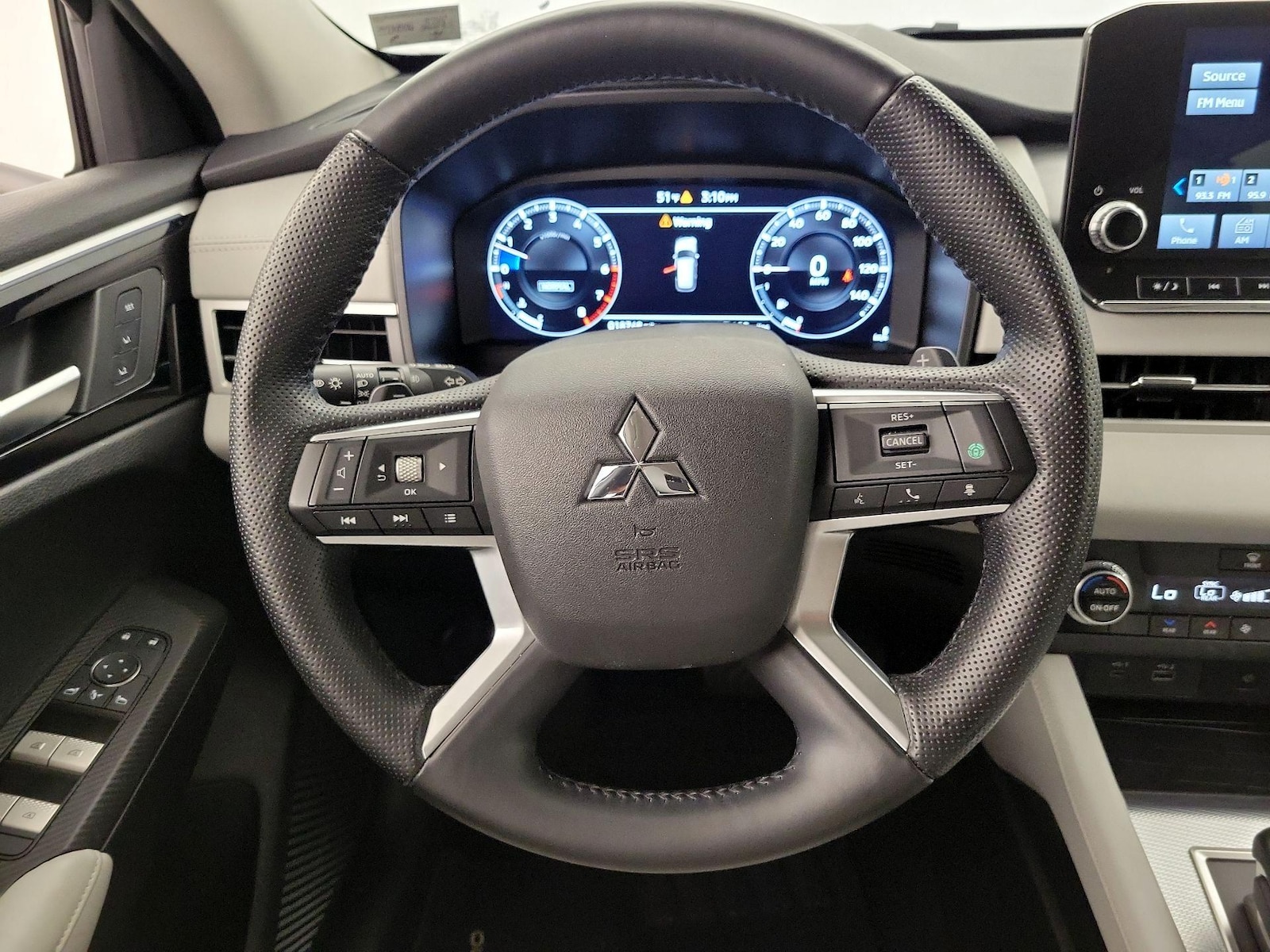 2024 Mitsubishi Outlander SEL - Photo 11