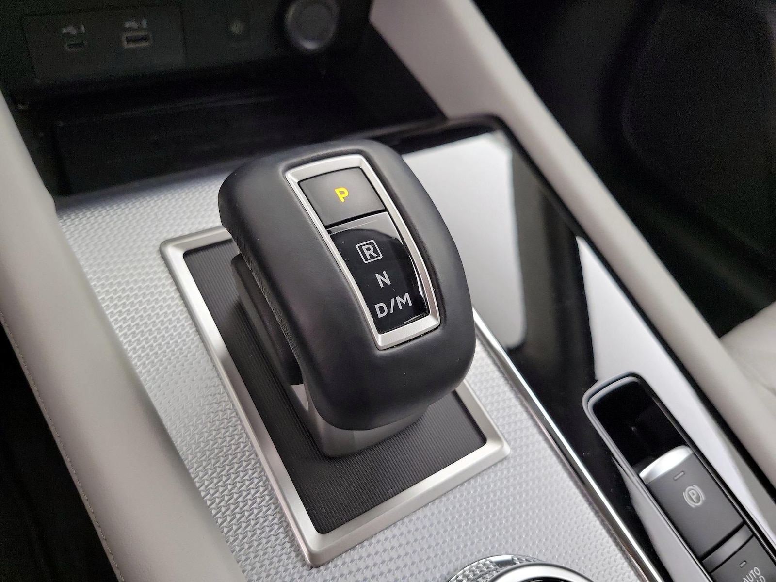 2024 Mitsubishi Outlander SEL - Photo 19