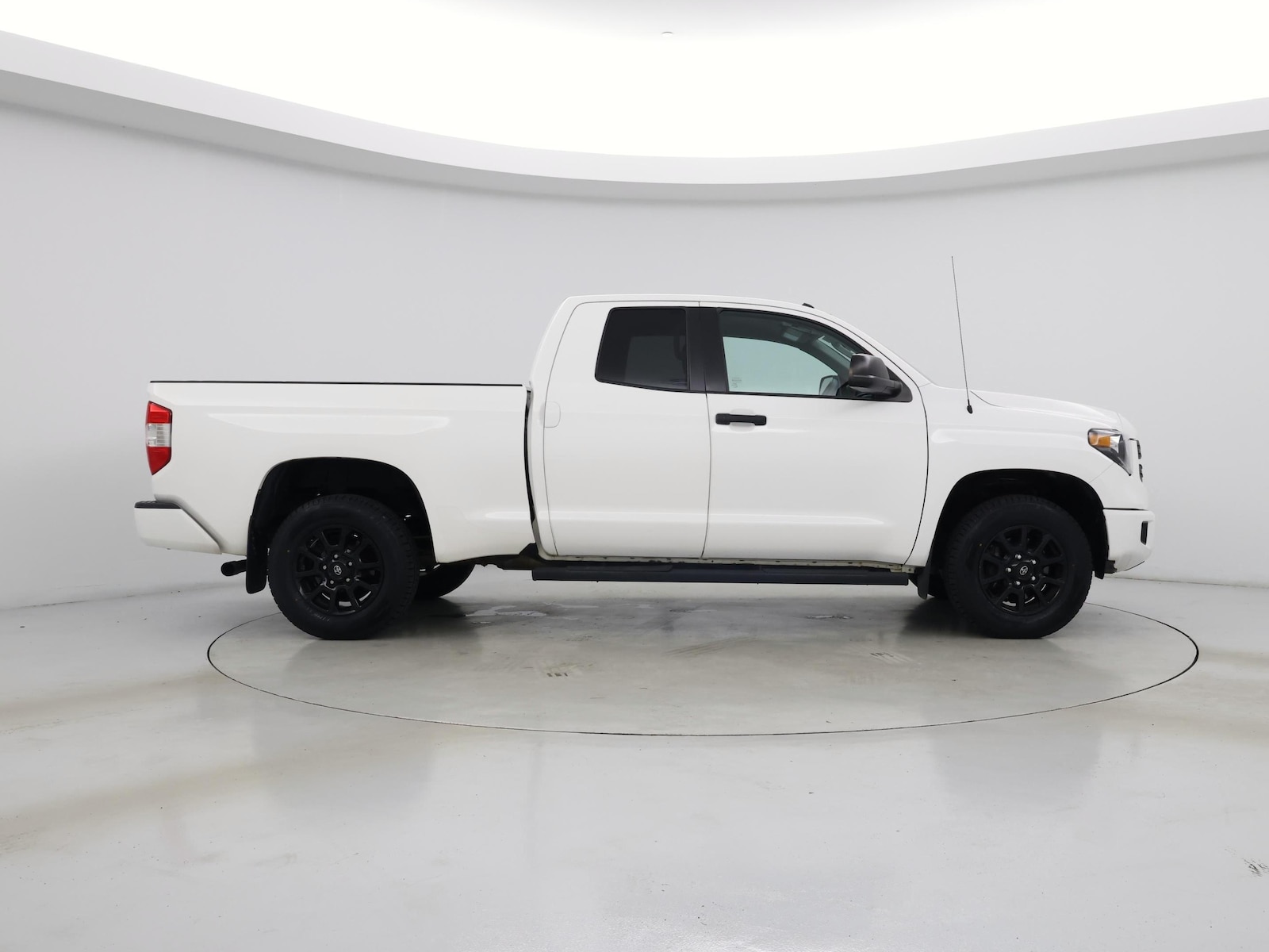 2019 Toyota Tundra SR5 - Photo 8