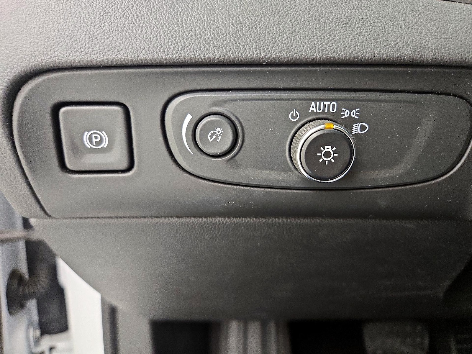 2019 Buick Enclave Essence - Photo 14