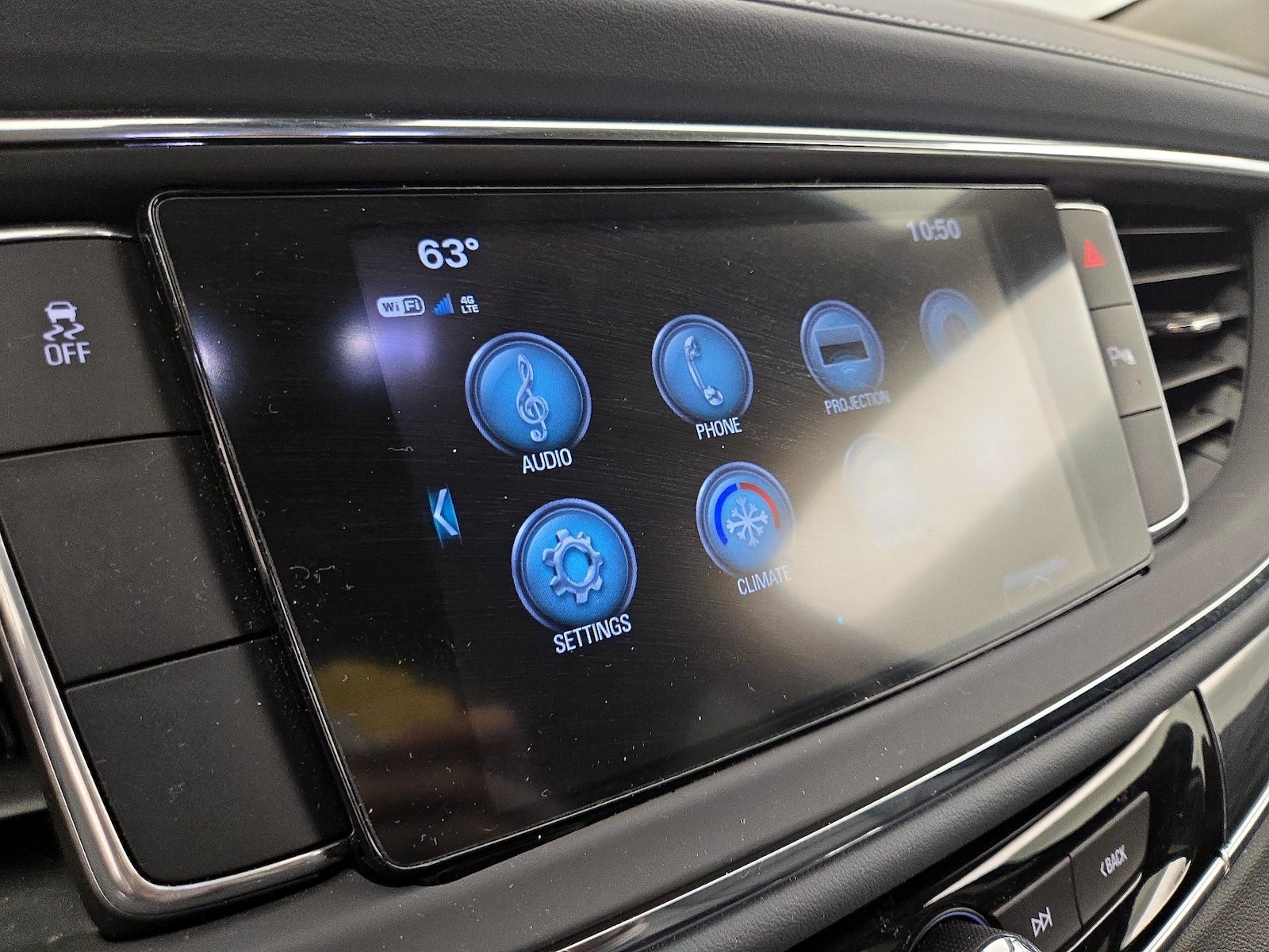 2019 Buick Enclave Essence - Photo 16