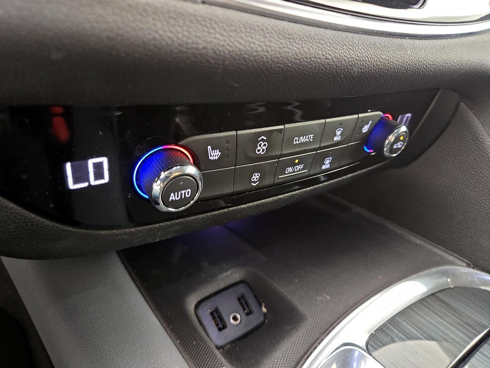 2019 Buick Enclave Essence - Photo 17