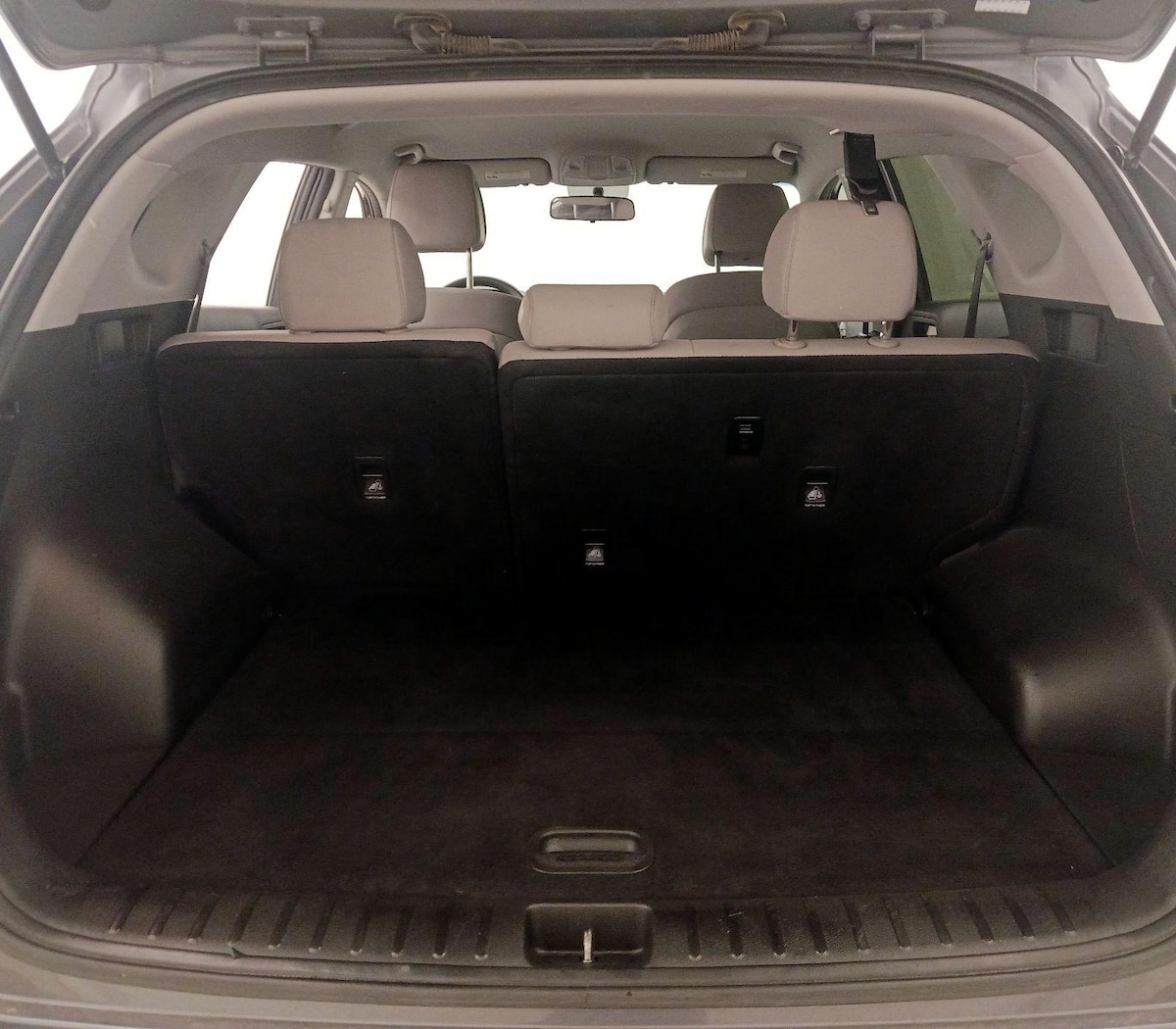 Trunk/Cargo (Seats Up)