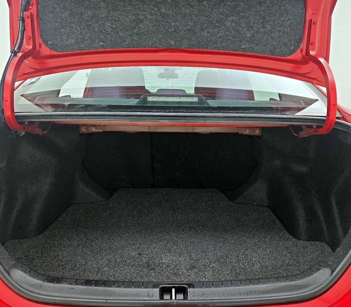Trunk/Cargo (Seats Up)