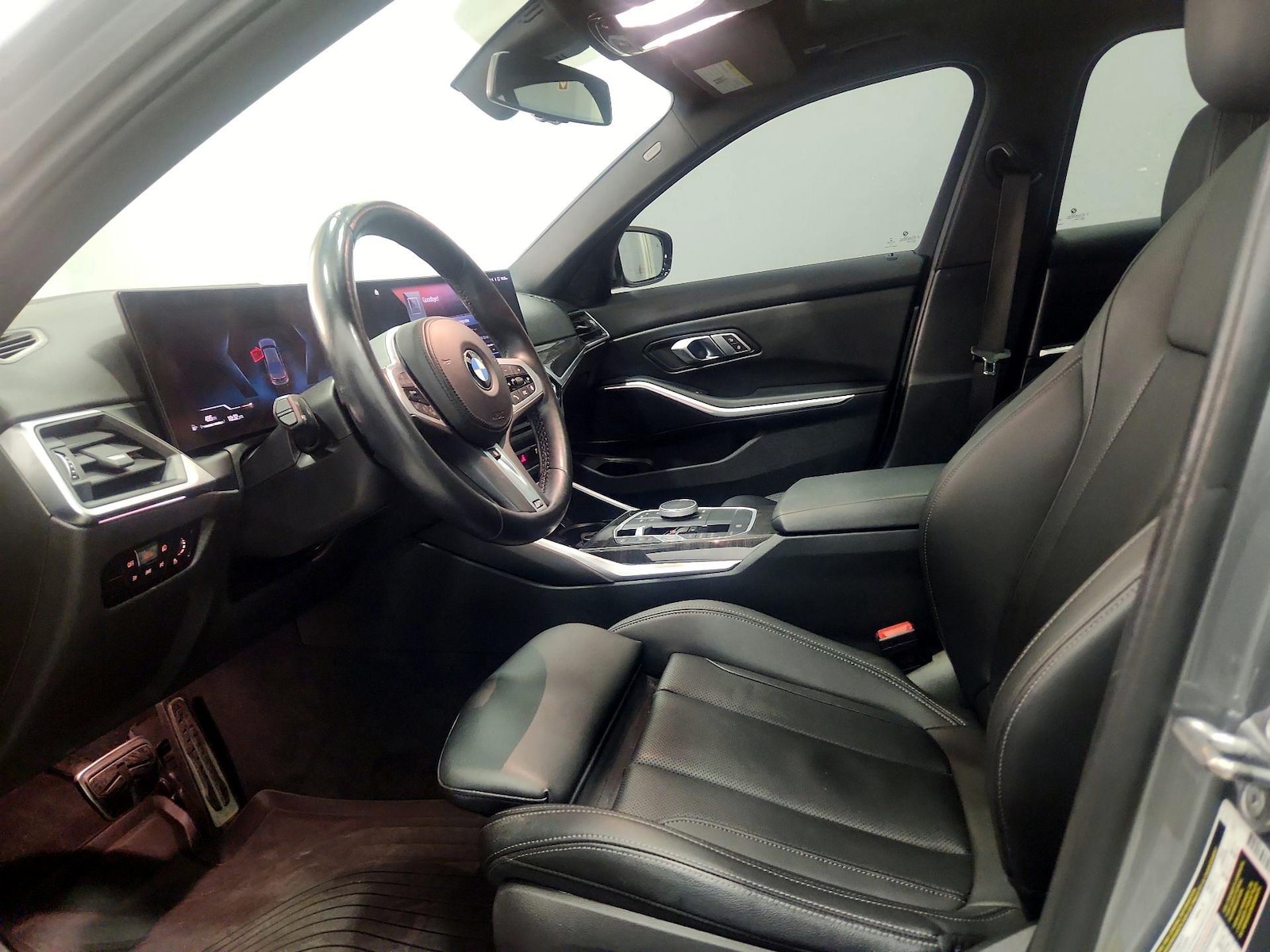 Power Seat(s) & Leather Seats