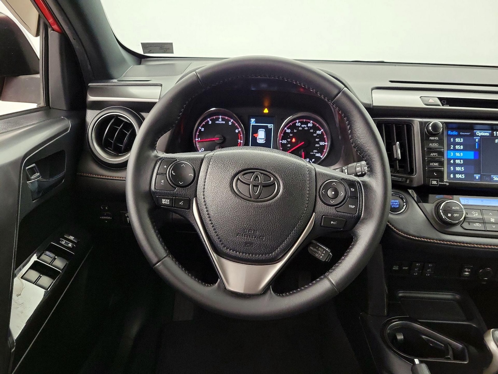 2016 Toyota RAV4 SE - Photo 11