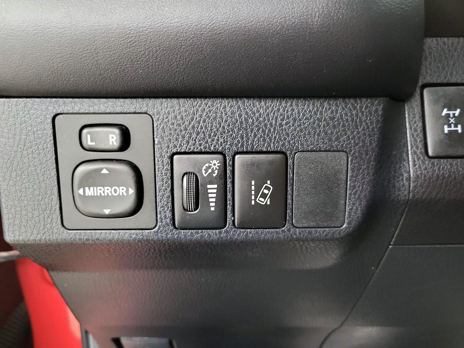 2016 Toyota RAV4 SE - Photo 14
