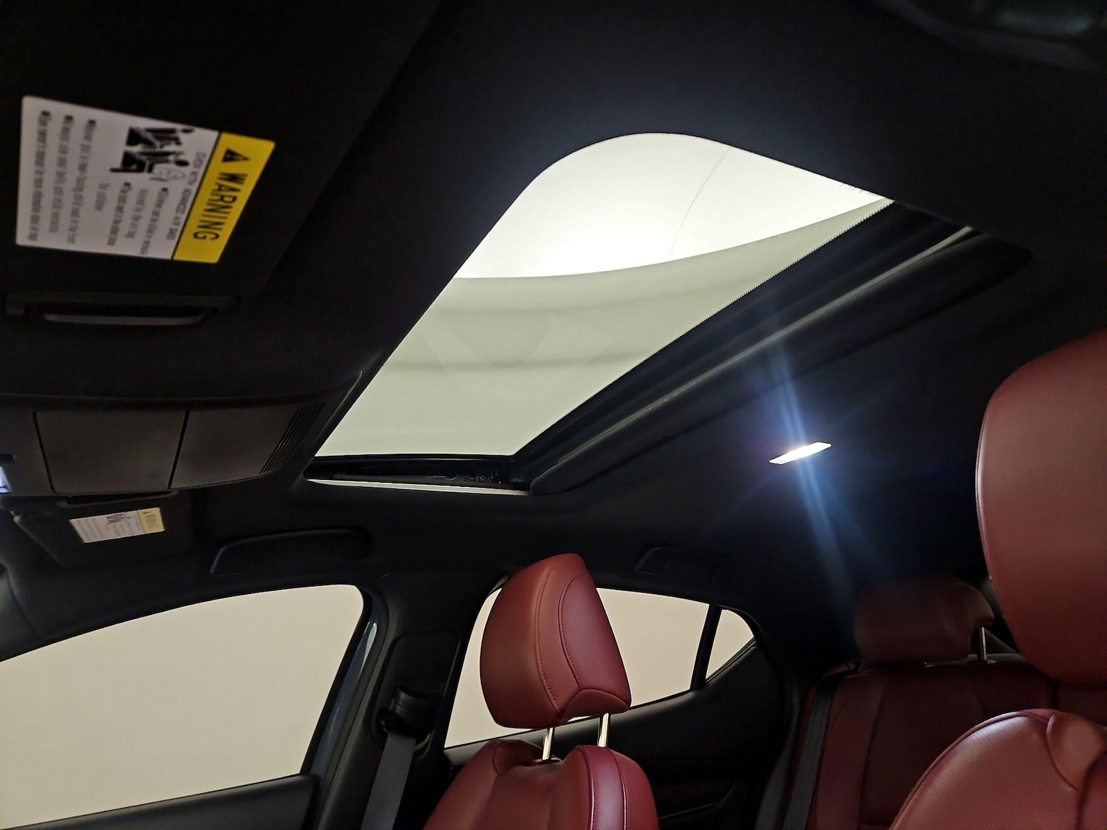 Sunroof(s) & Overhead Airbags