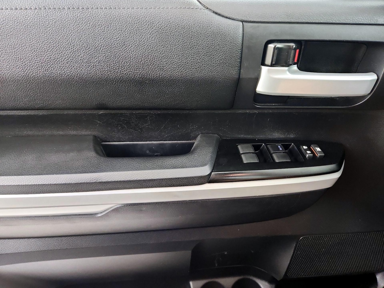 2019 Toyota Tundra SR5 - Photo 11
