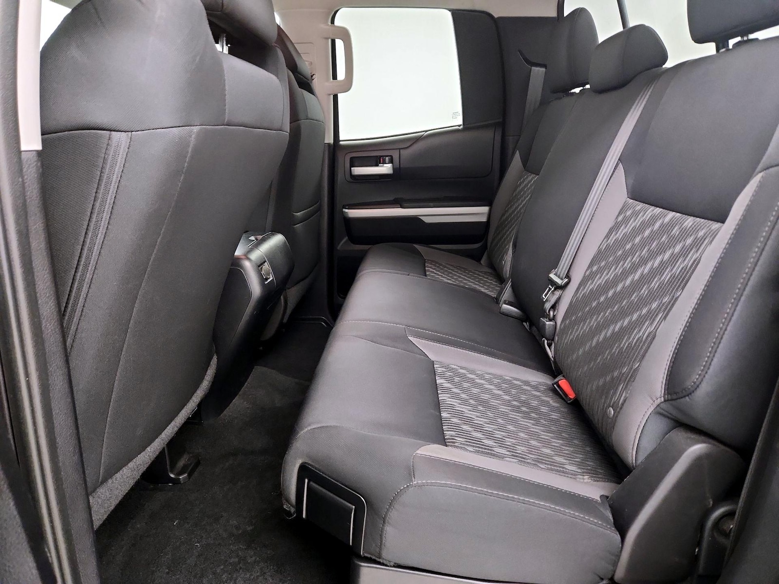 2019 Toyota Tundra SR5 - Photo 18