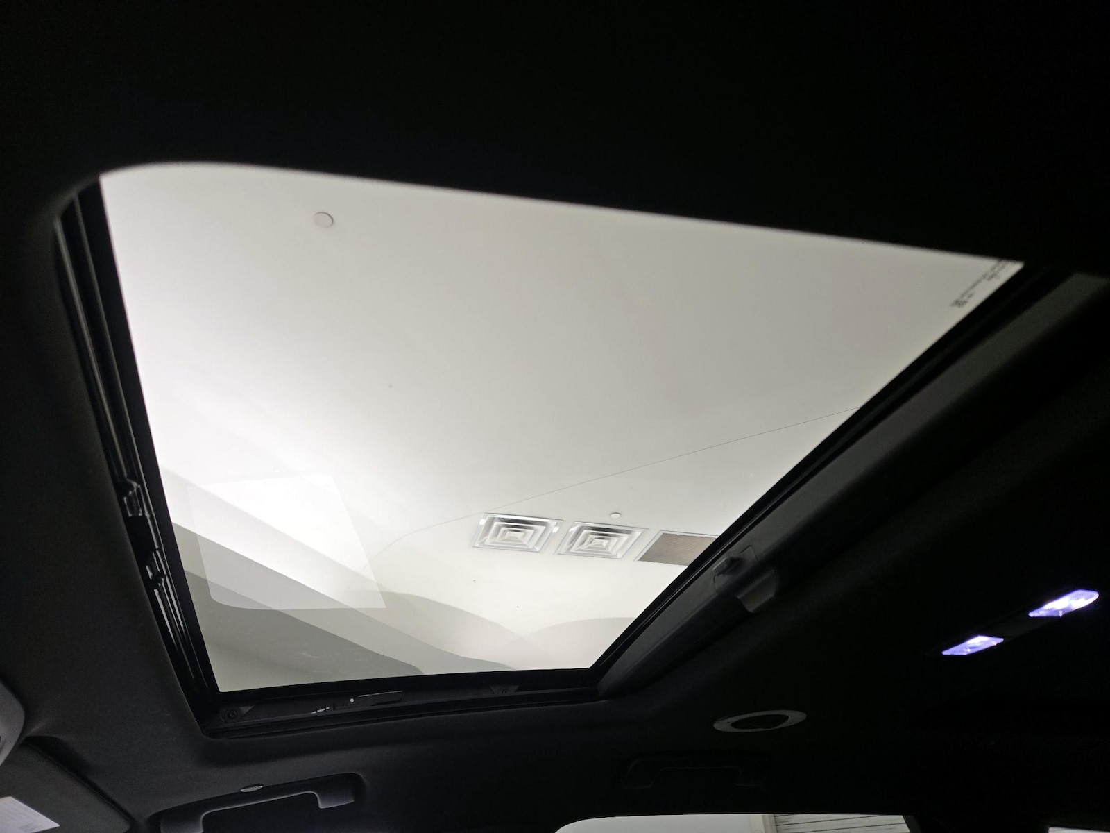 Sunroof(s) & Skylight(s)