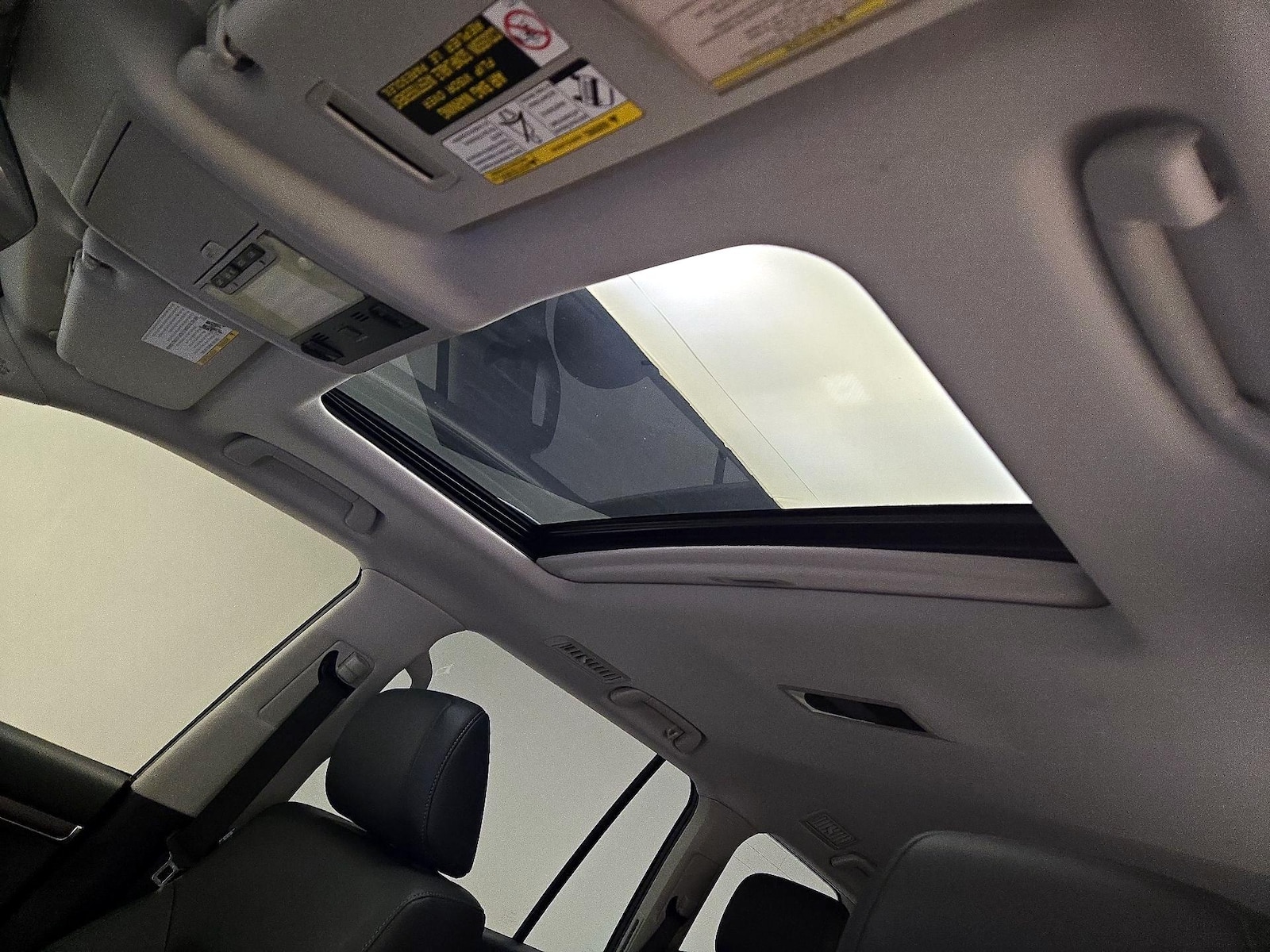 Sunroof(s) & Overhead Airbags