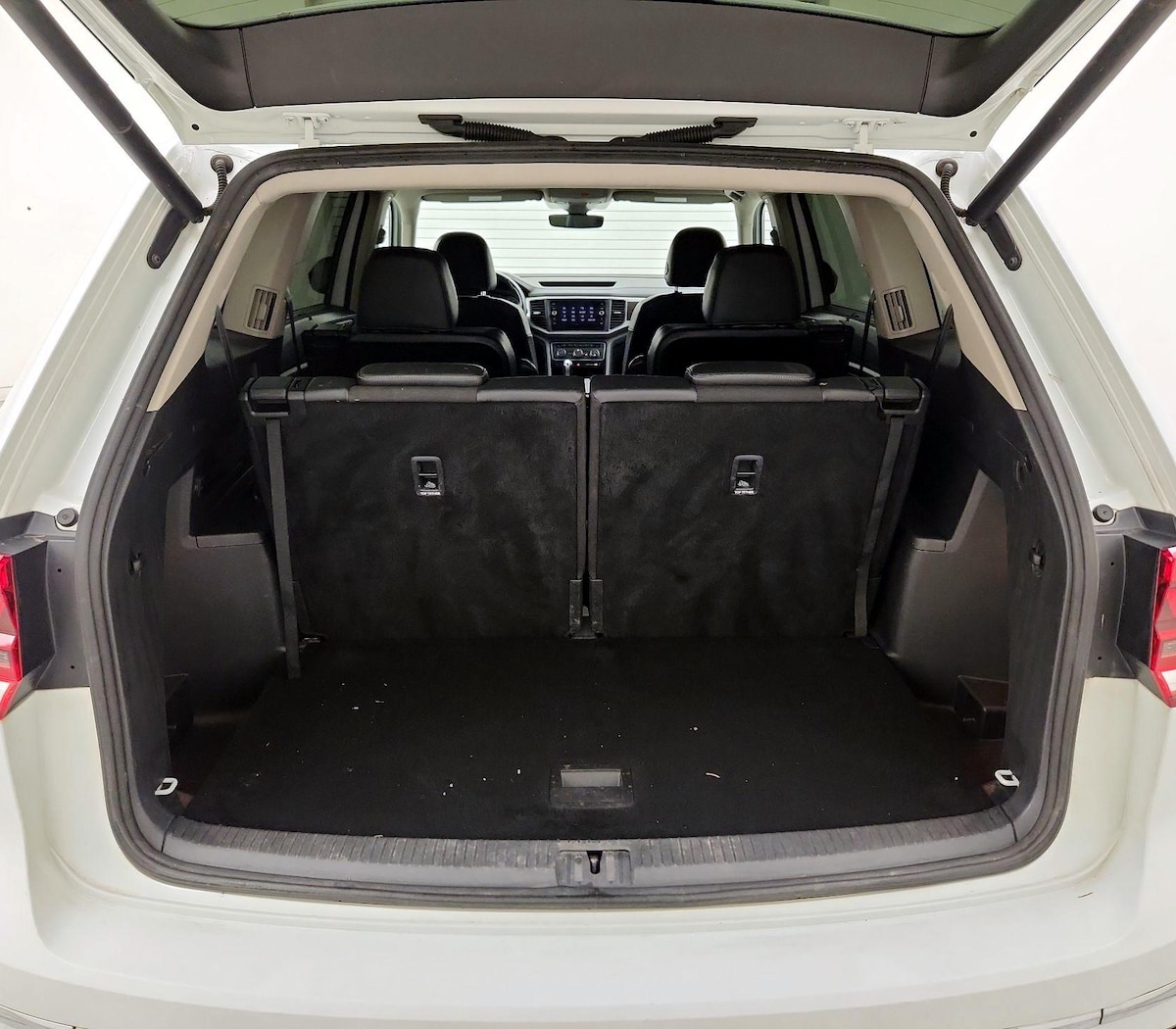 Trunk/Cargo (Seats Up)