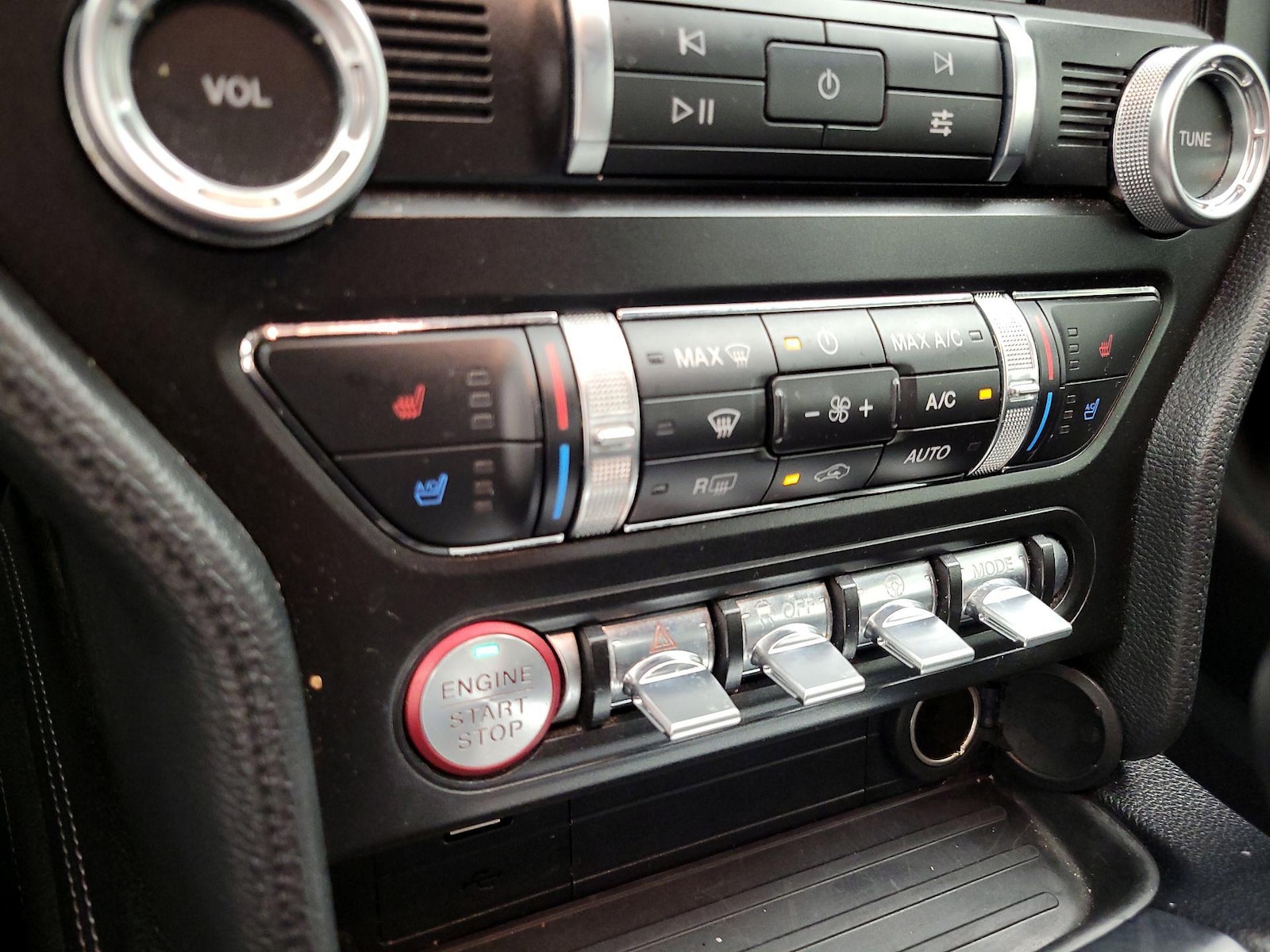 2022 Ford Mustang EcoBoost Premium - Photo 17