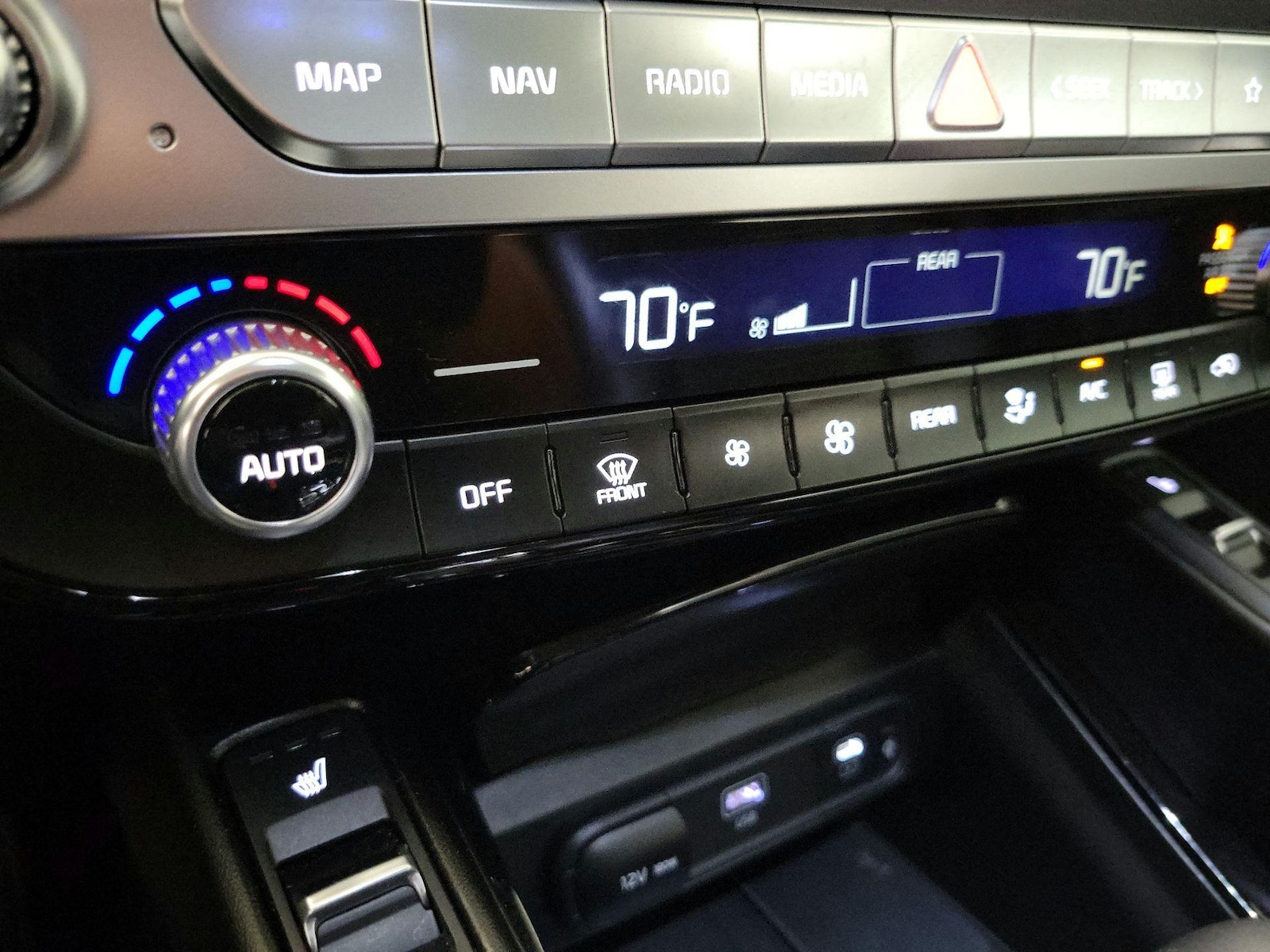 2024 Kia Telluride S - Photo 18