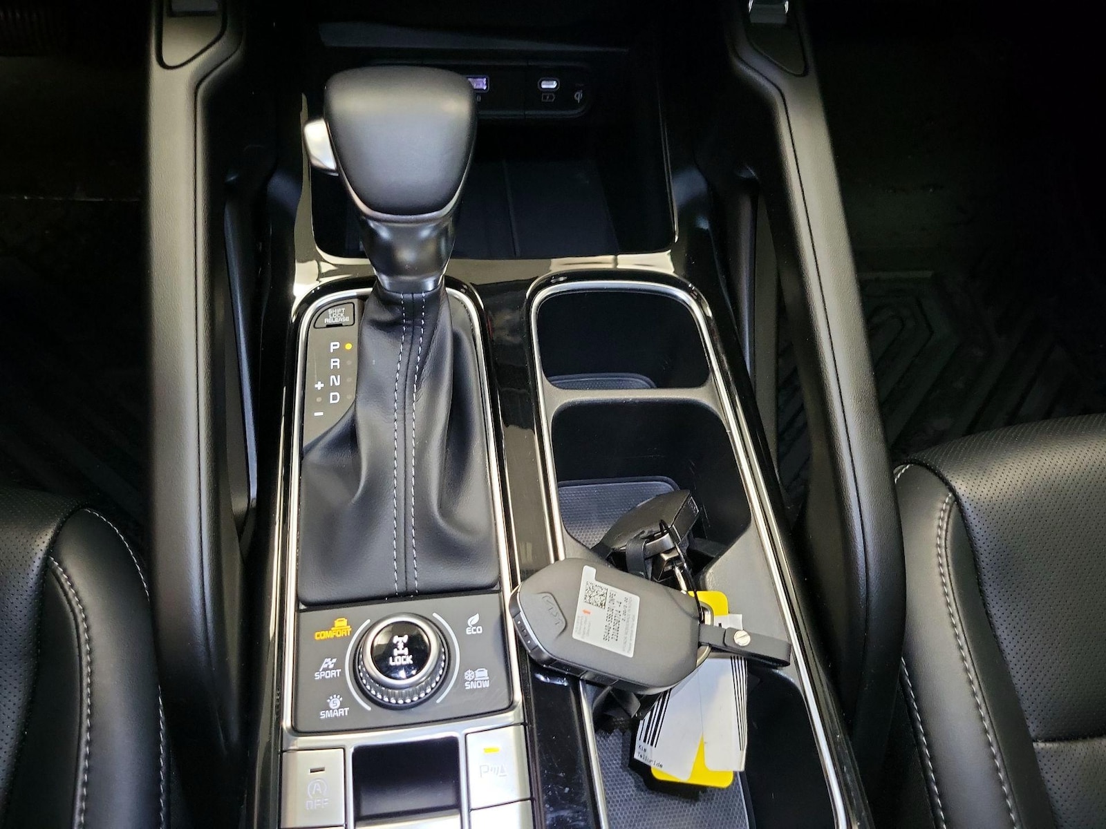 2024 Kia Telluride S - Photo 19