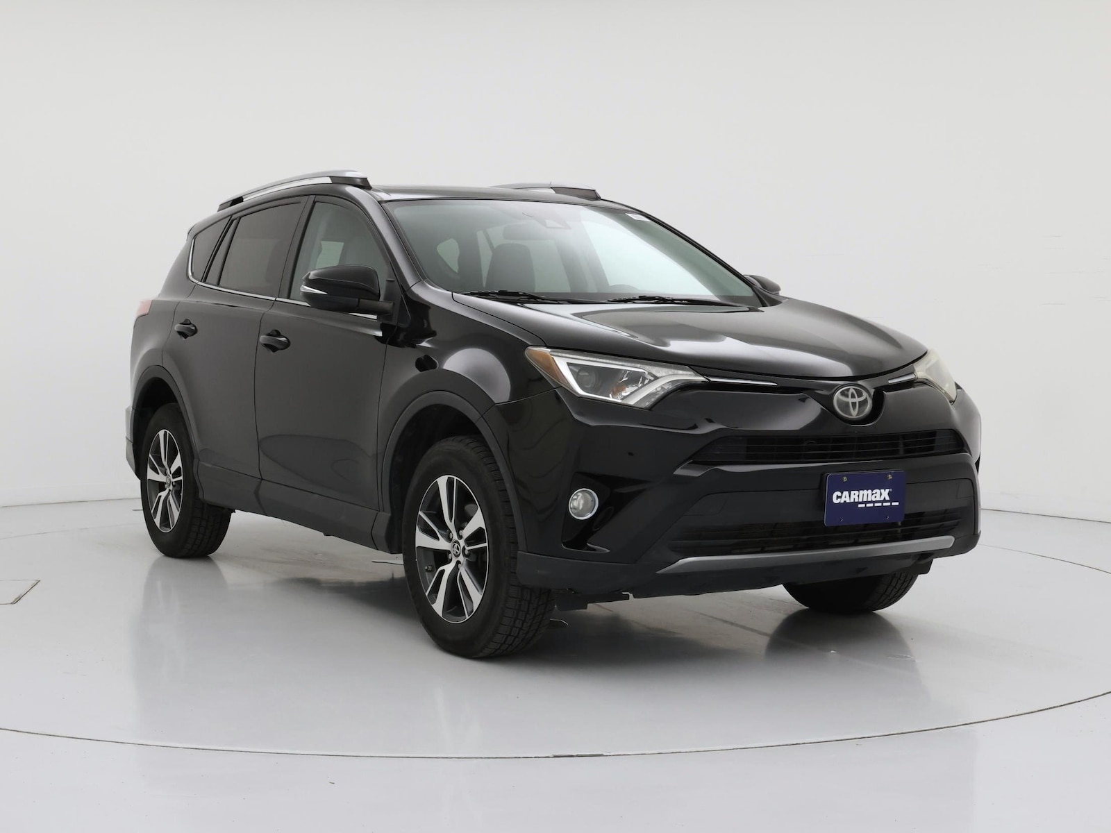 2017 Toyota RAV4 XLE - Photo 2