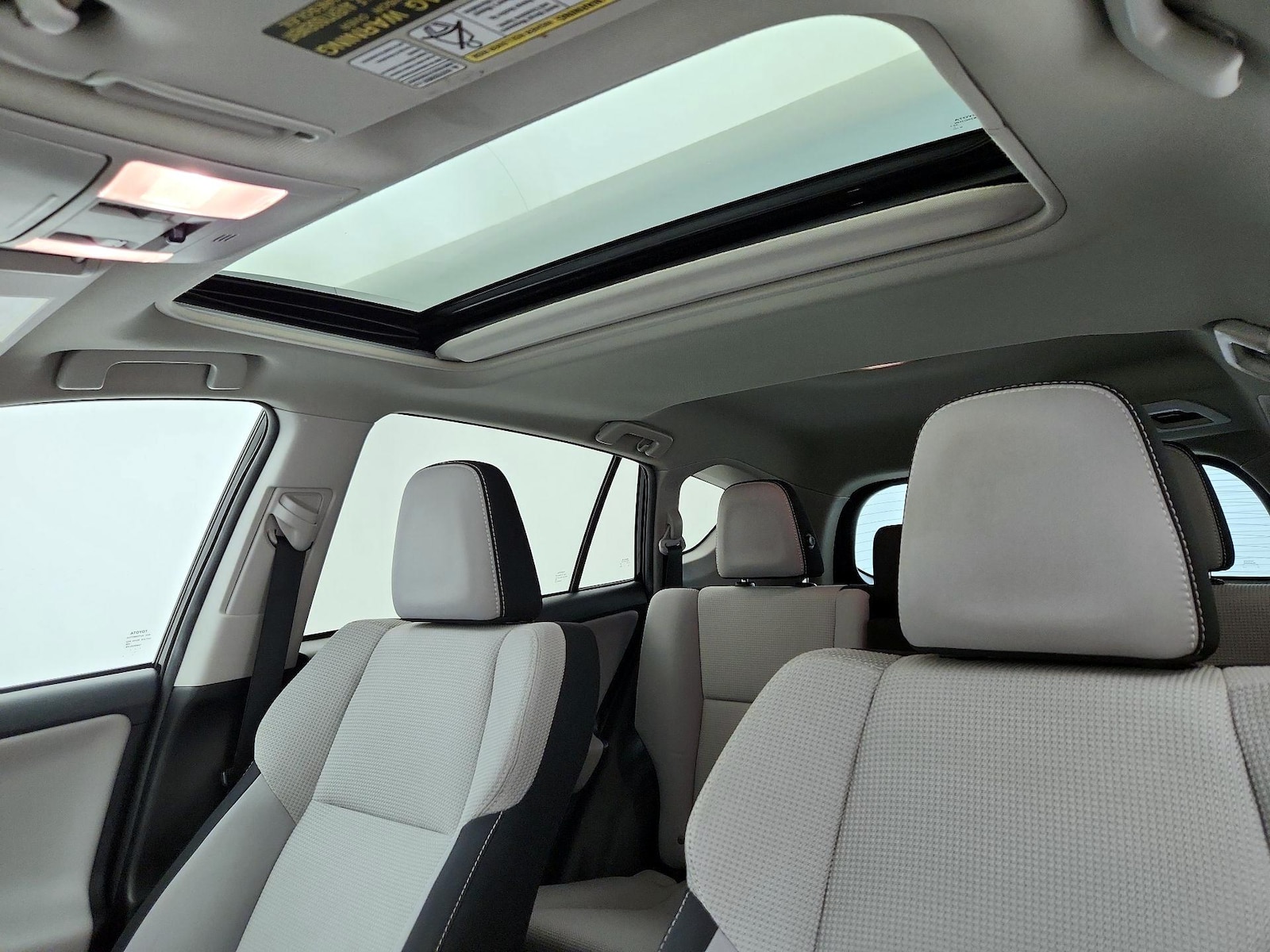 2017 Toyota RAV4 XLE - Photo 20