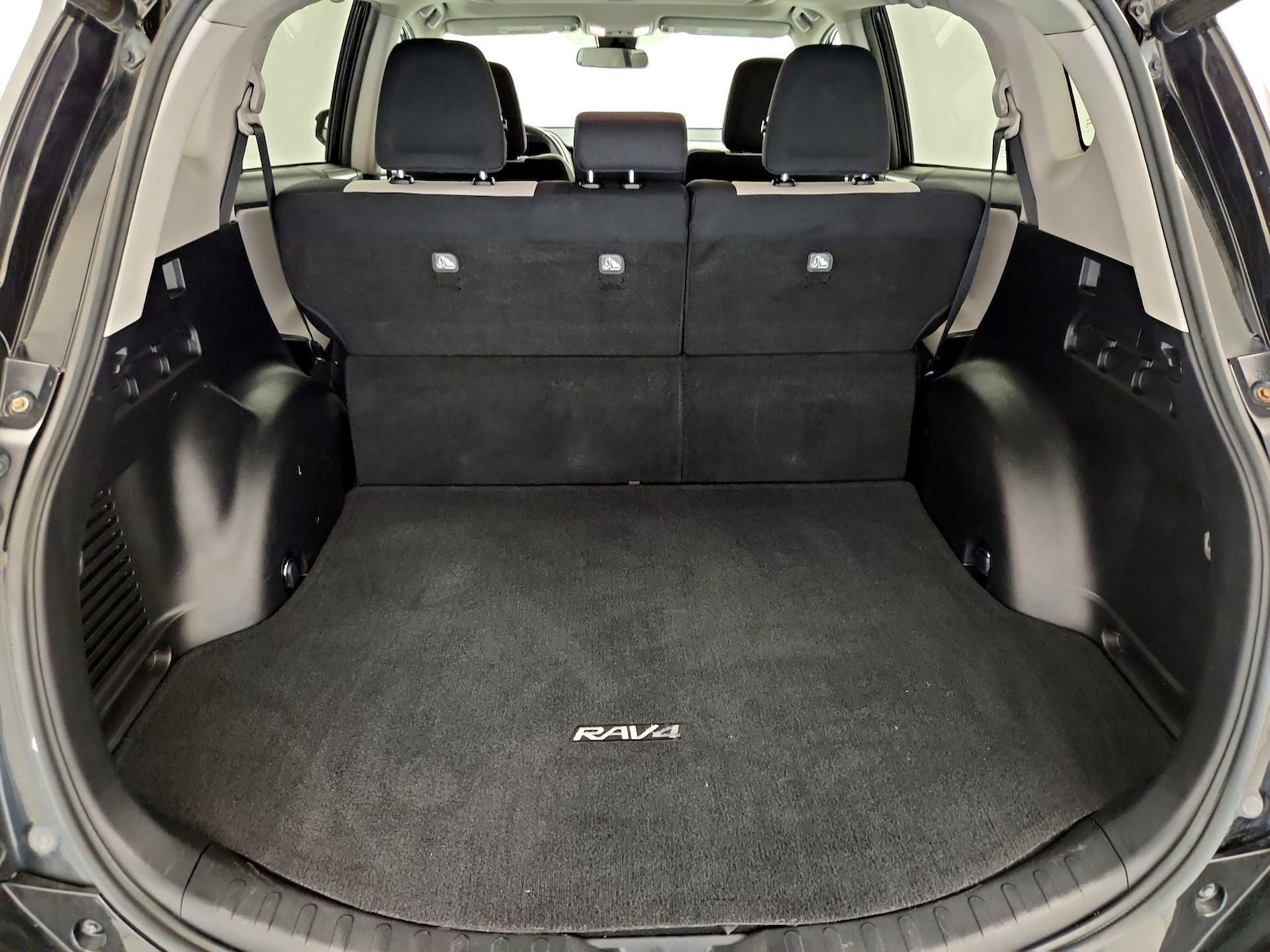 2017 Toyota RAV4 XLE - Photo 22