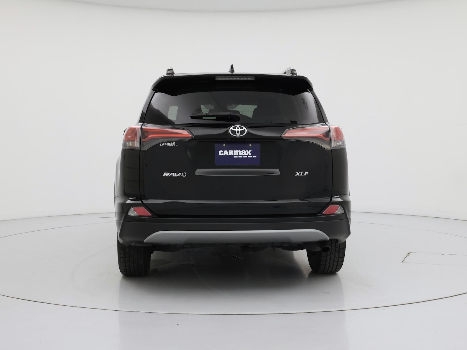 2017 Toyota RAV4 XLE - Photo 7