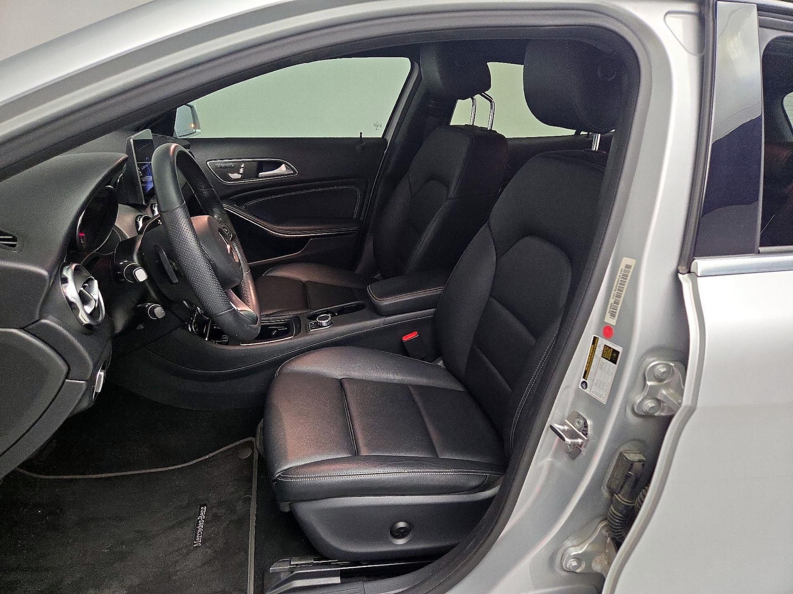 Power Seat(s) & Leather Seats