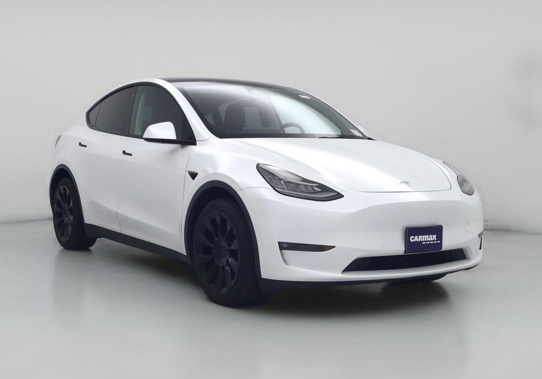 2021 Tesla Model Y Long Range All-Wheel Drive in White — CarMax photo
