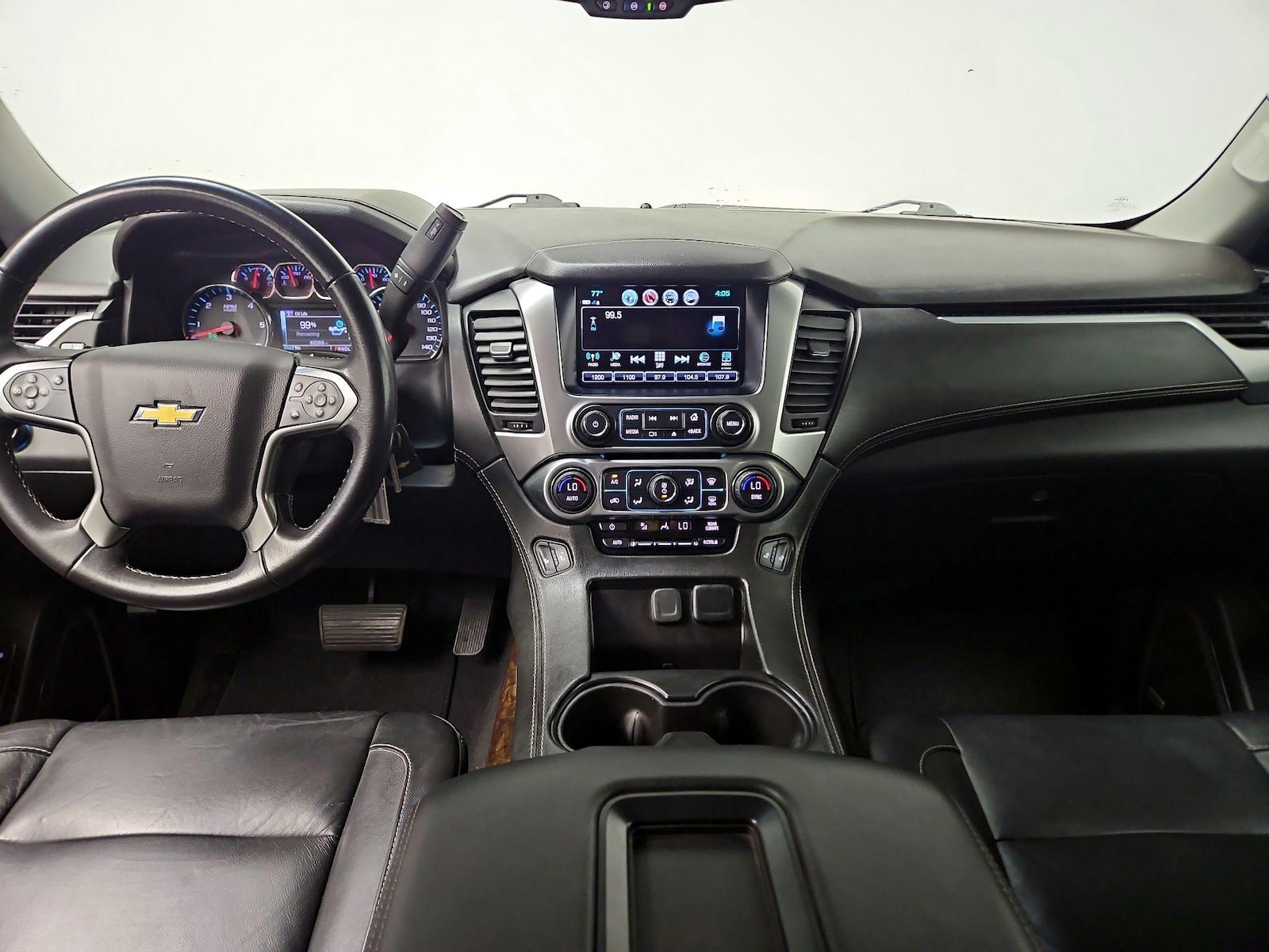 2020 Chevrolet Suburban LT - Photo 10