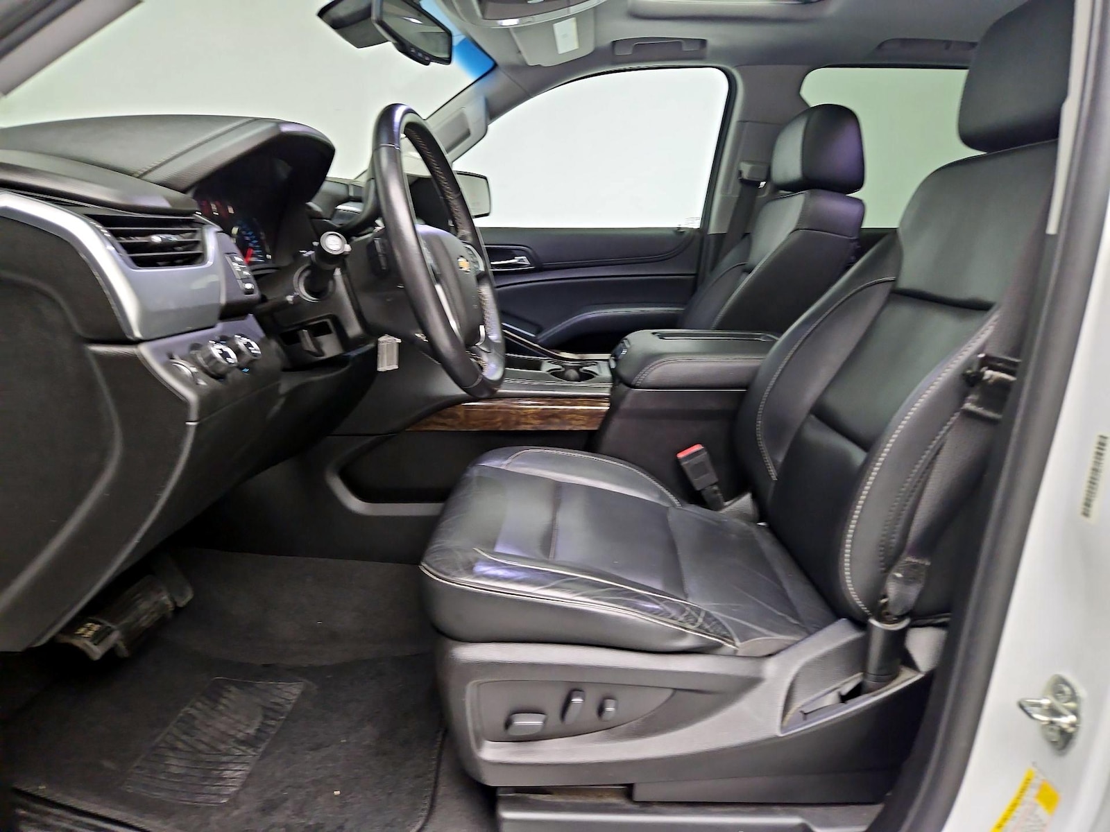 2020 Chevrolet Suburban LT - Photo 12