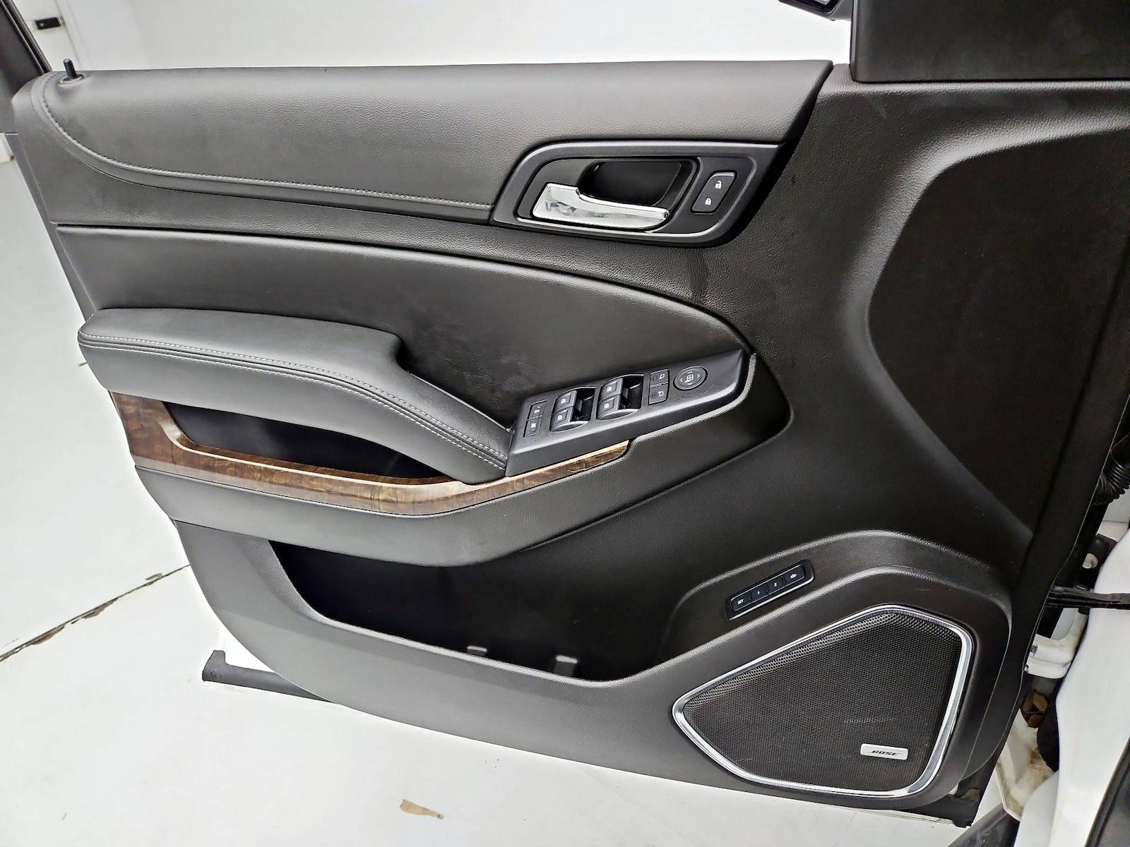 2020 Chevrolet Suburban LT - Photo 13